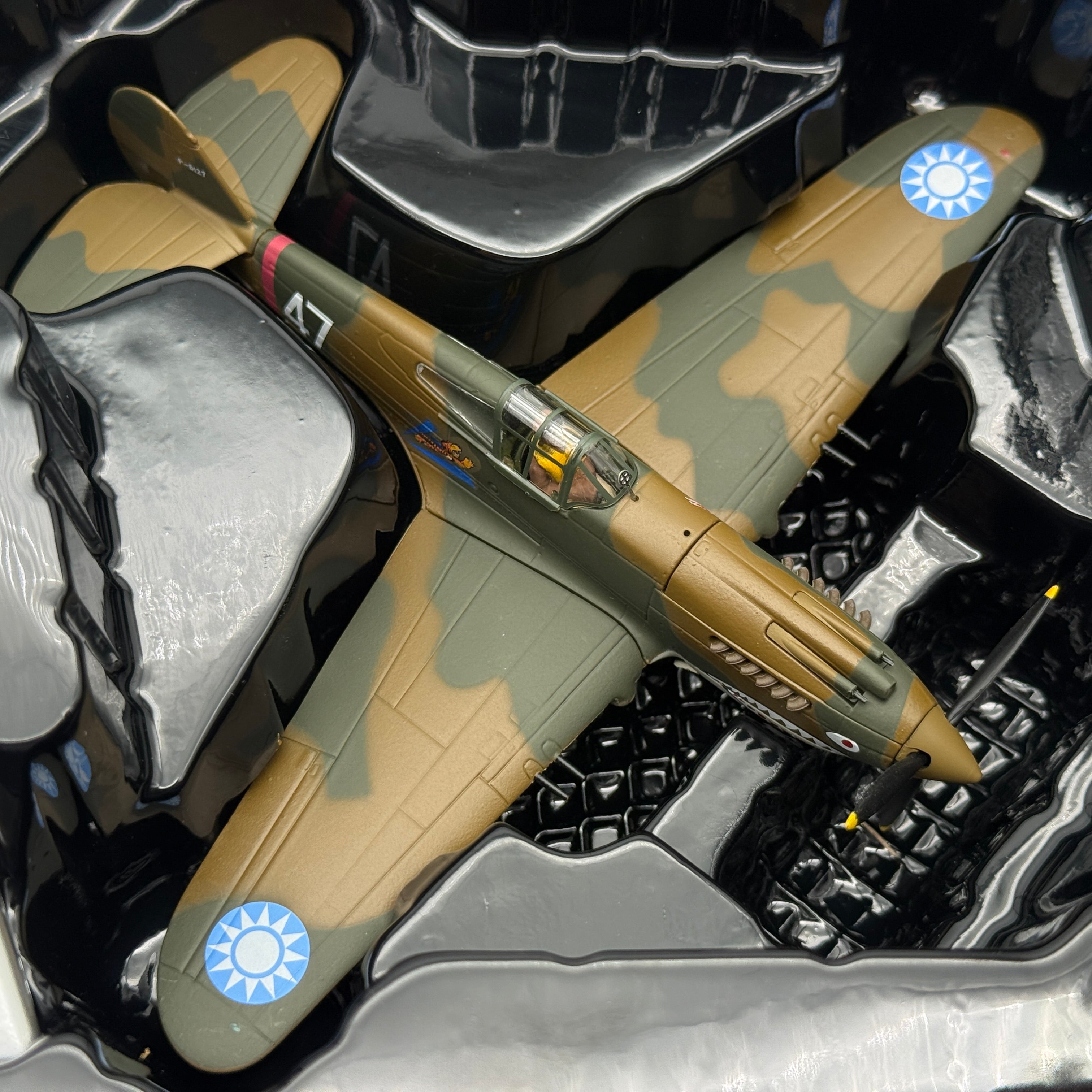 Corgi AA28104 1:72 Curtiss Hawk 81-A-2 P-8127 AVG Flying Tigers 1942