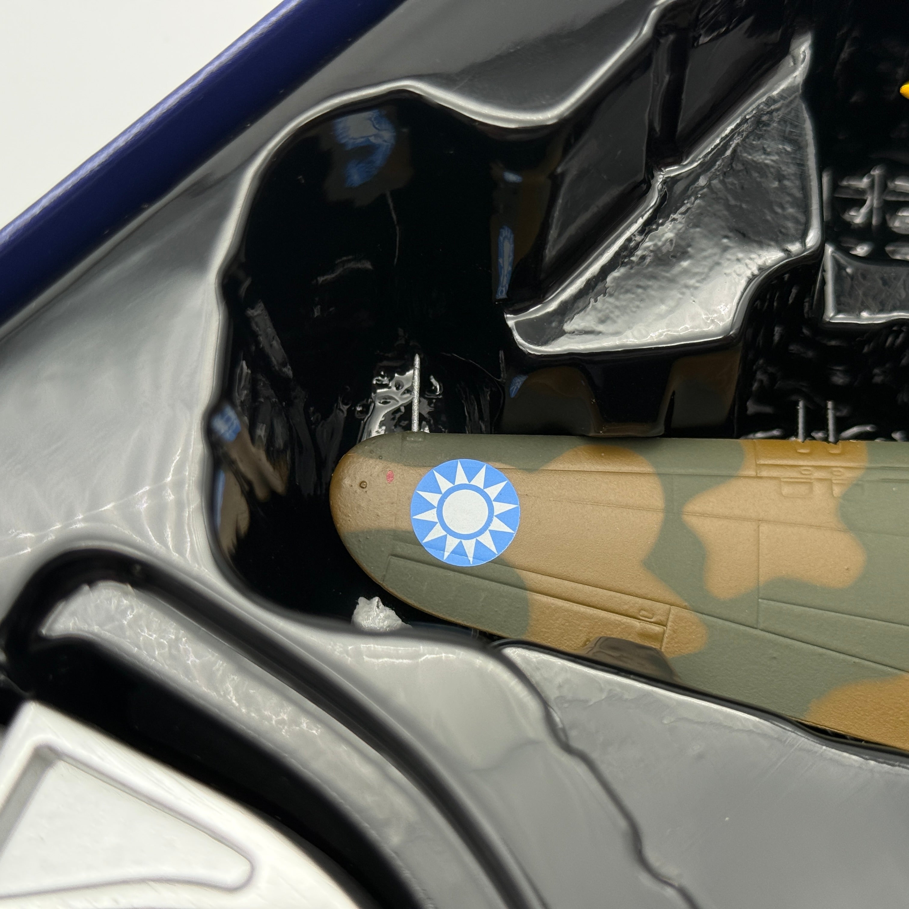 Corgi AA28104 1:72 Curtiss Hawk 81-A-2 P-8127 AVG Flying Tigers 1942