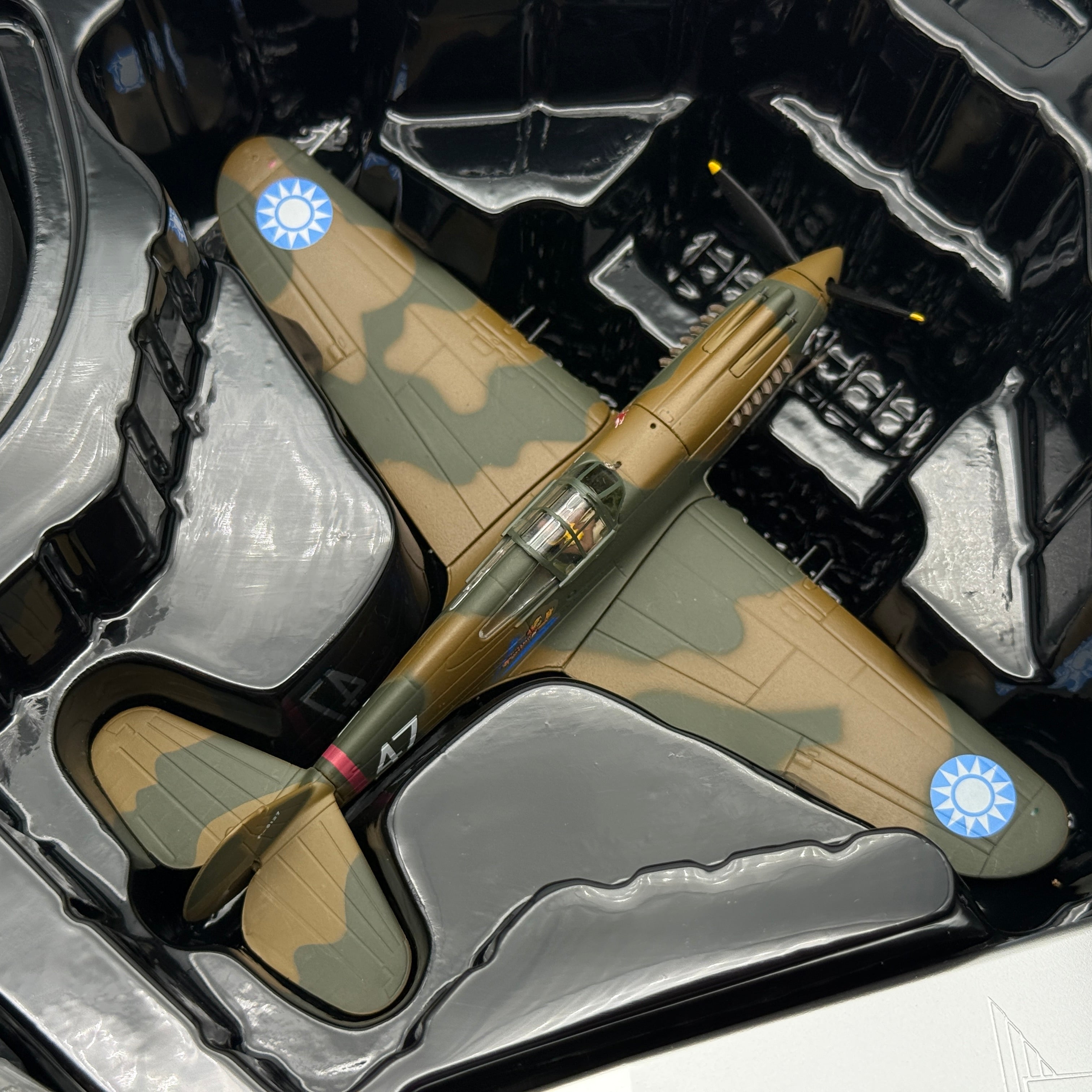 Corgi AA28104 1:72 Curtiss Hawk 81-A-2 P-8127 AVG Flying Tigers 1942