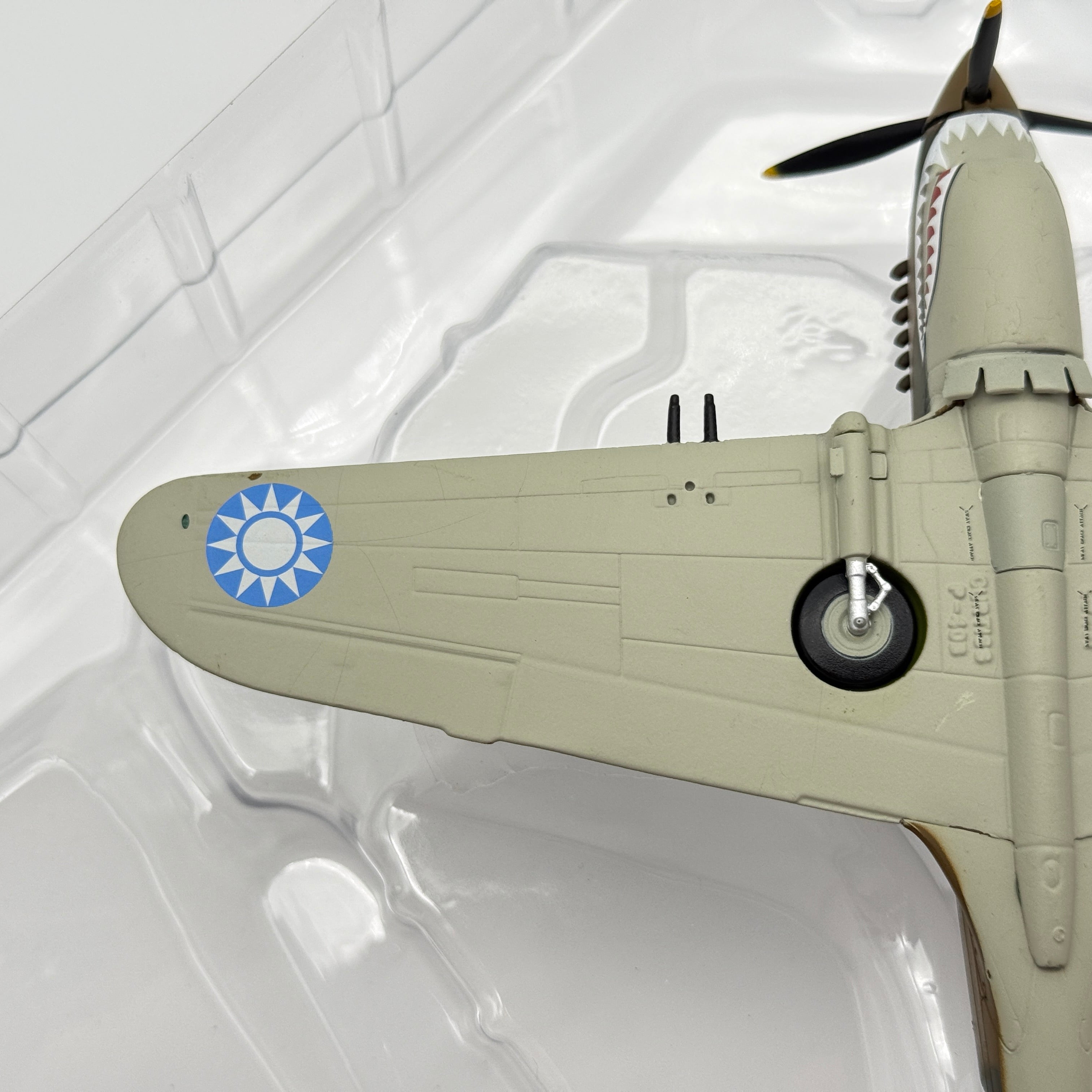Corgi AA28104 1:72 Curtiss Hawk 81-A-2 P-8127 AVG Flying Tigers 1942