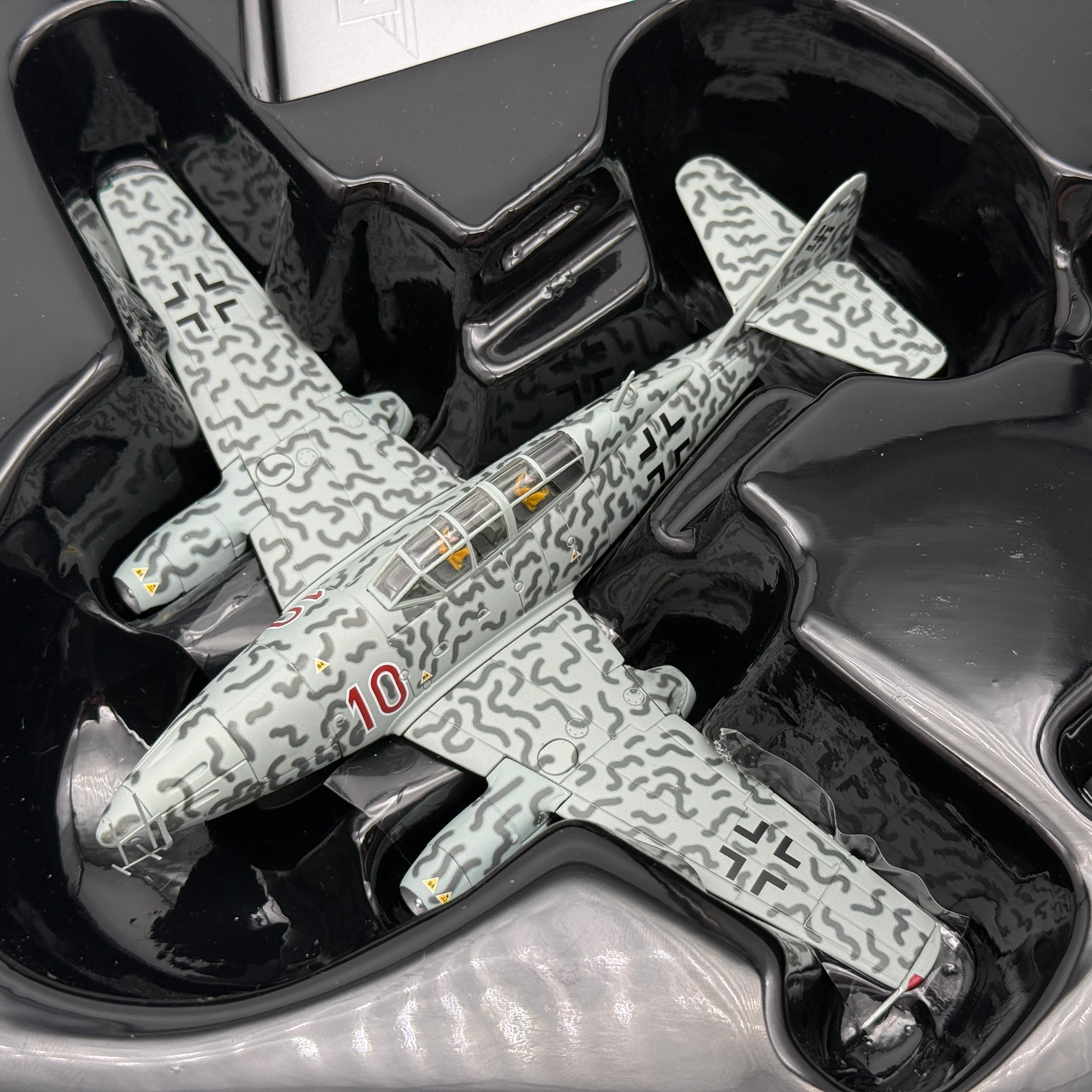Corgi AA35709 1:72 Messerschmitt Me 262B Luftwaffe 10./NJG 11 Kurt Welter Red 10