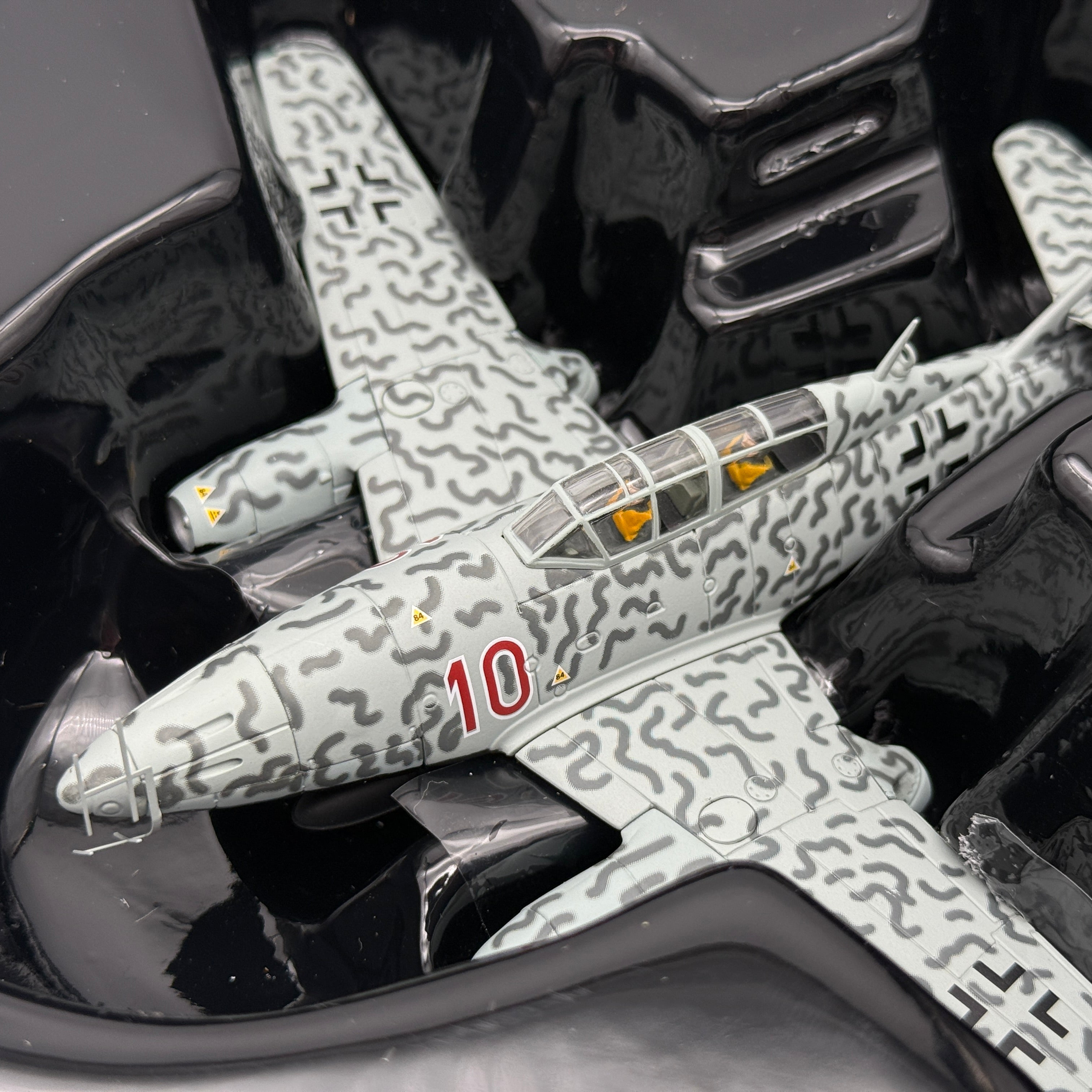Corgi AA35709 1:72 Messerschmitt Me 262B Luftwaffe 10./NJG 11 Kurt Welter Red 10