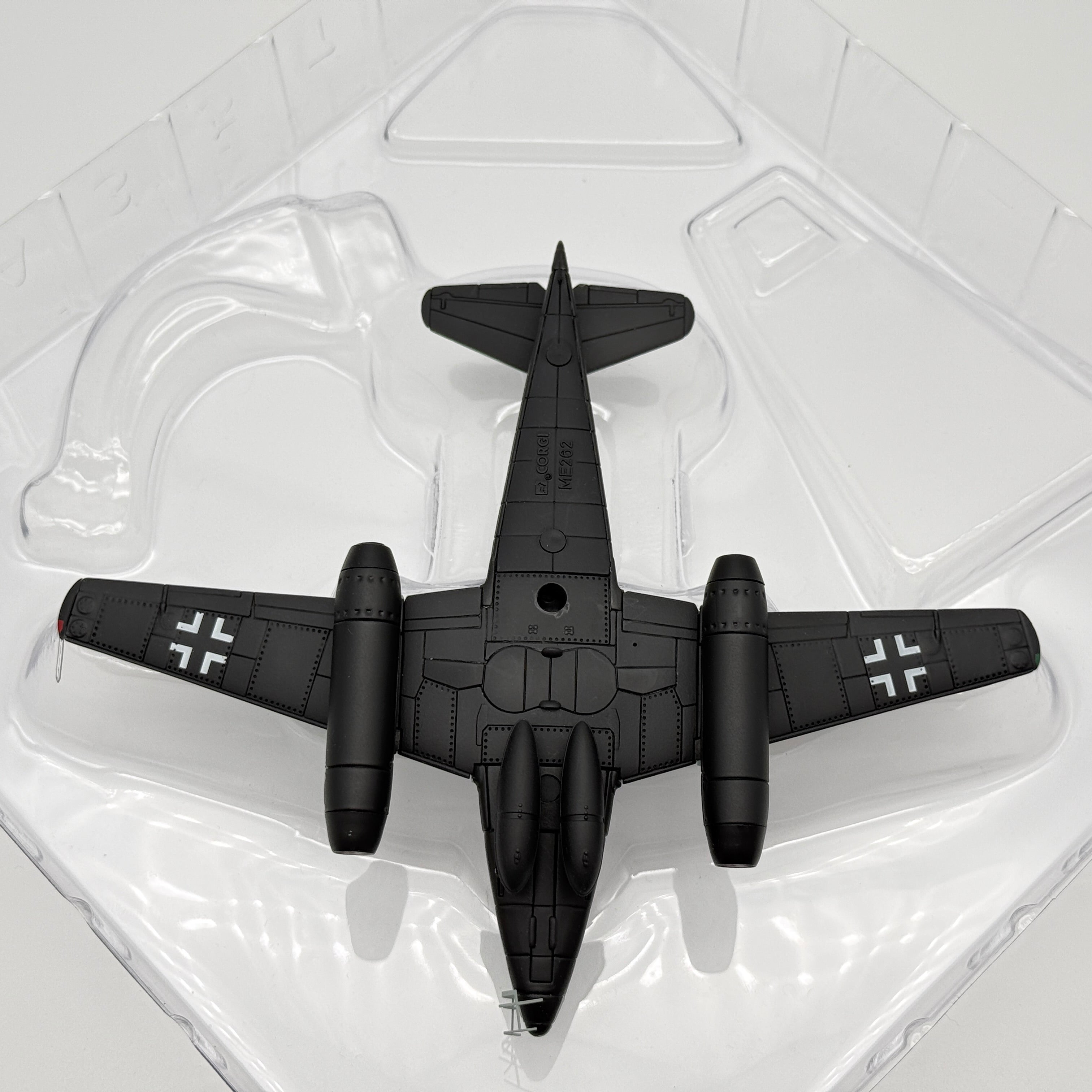Corgi AA35709 1:72 Messerschmitt Me 262B Luftwaffe 10./NJG 11 Kurt Welter Red 10