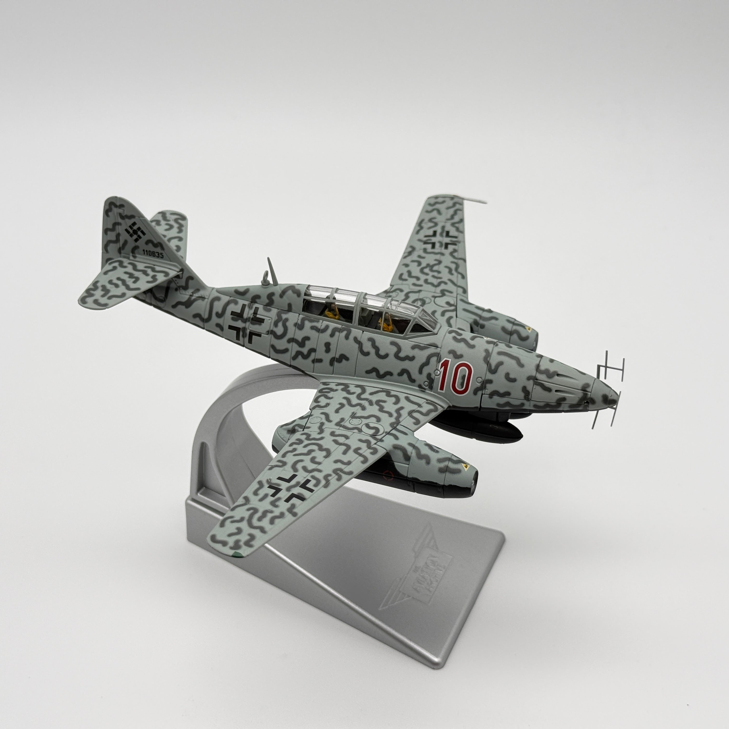 Corgi AA35709 1:72 Messerschmitt Me 262B Luftwaffe 10./NJG 11 Kurt Welter Red 10