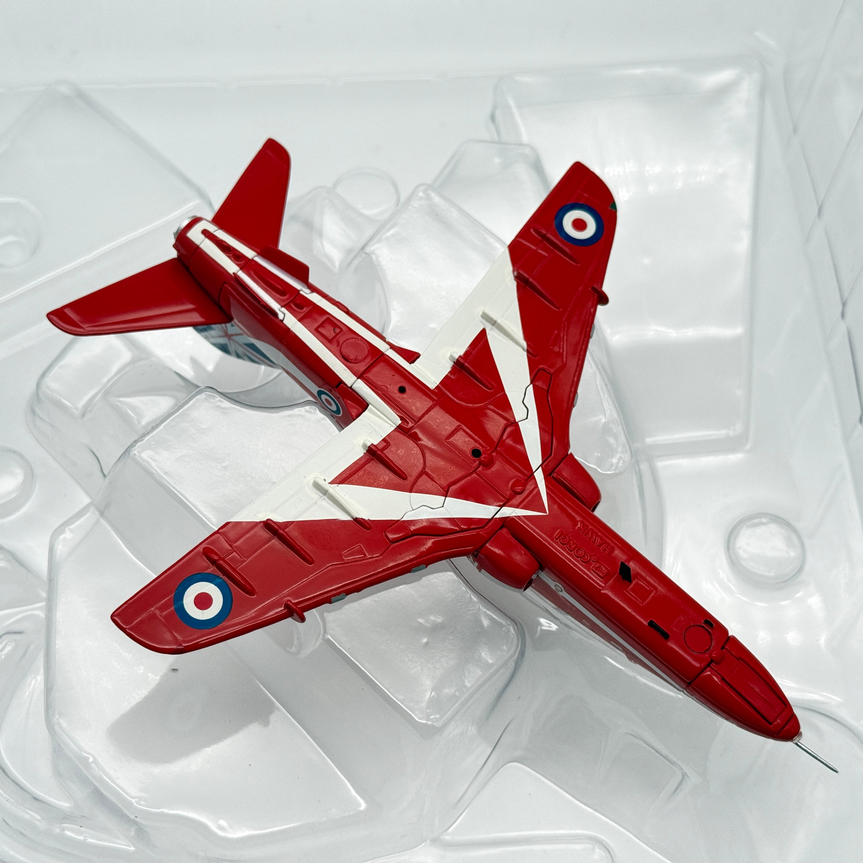 Corgi AA36011 1:72 BAE Hawk T.Mk 1 RAF Red Arrows 50th Season 2014