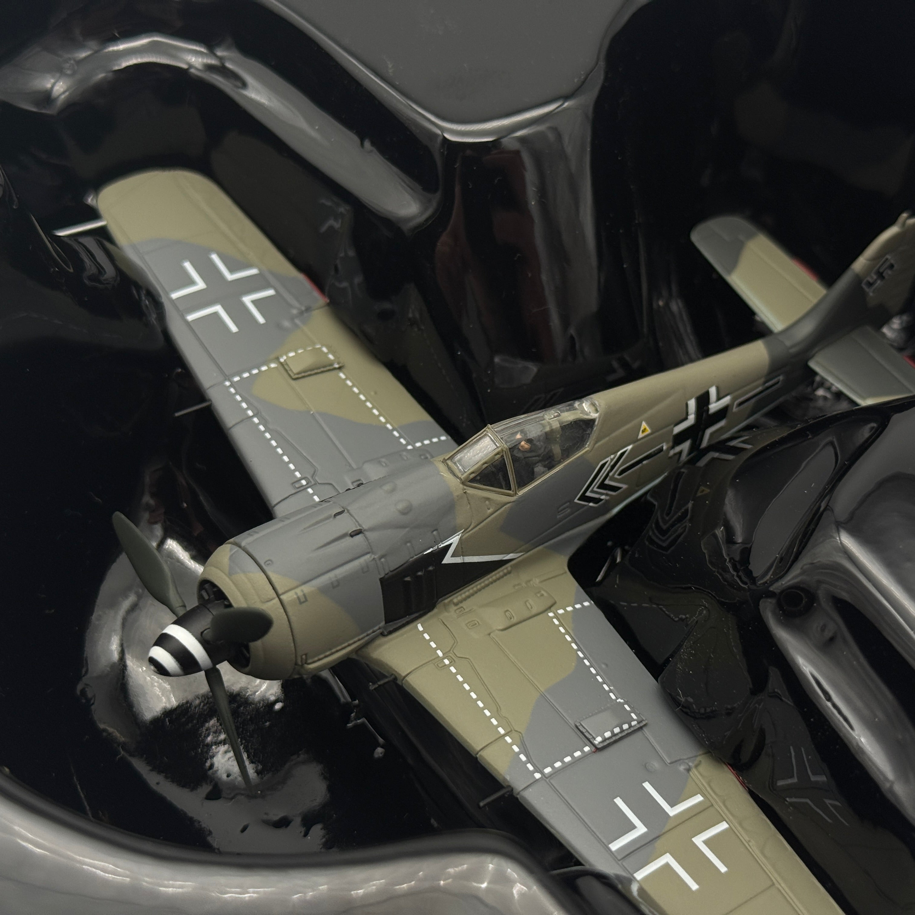Corgi AA34315 1:72 Focke-Wulf Fw 190A Luftwaffe JG 2 Kurt Buhligen France 1944