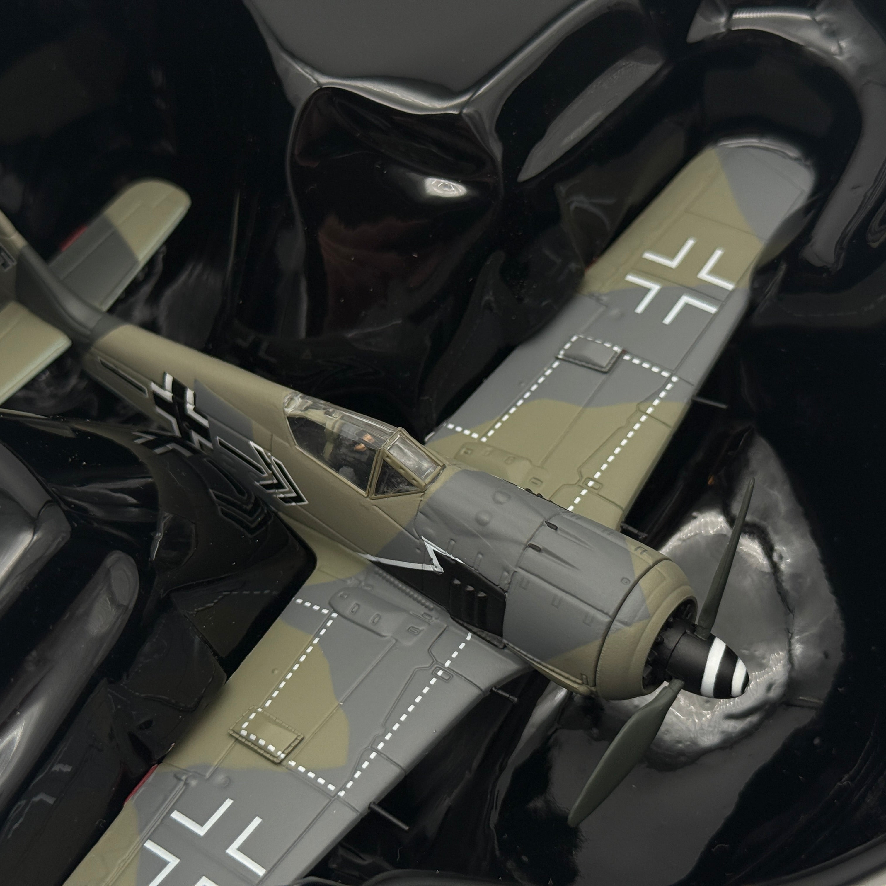 Corgi AA34315 1:72 Focke-Wulf Fw 190A Luftwaffe JG 2 Kurt Buhligen France 1944