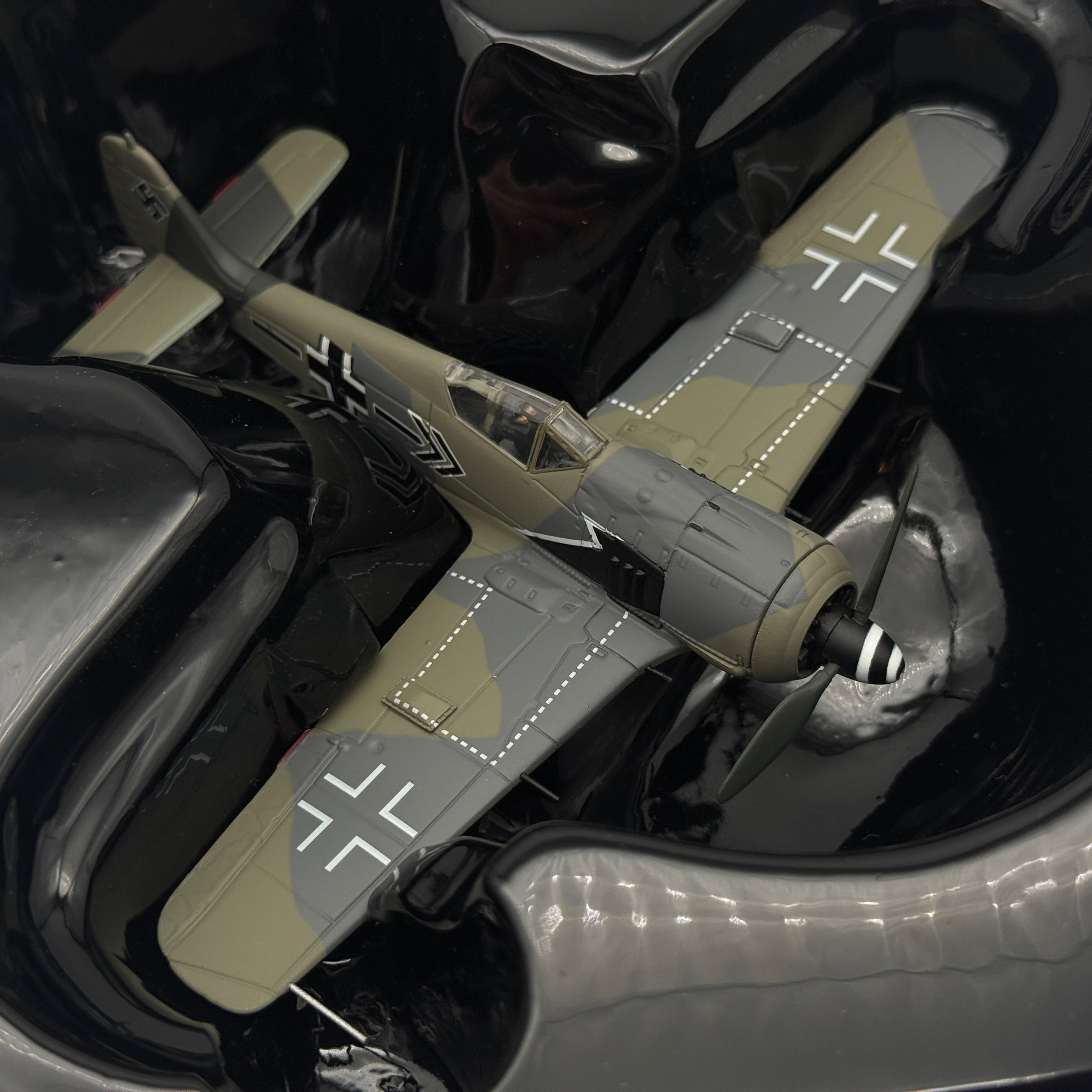 Corgi AA34315 1:72 Focke-Wulf Fw 190A Luftwaffe JG 2 Kurt Buhligen France 1944