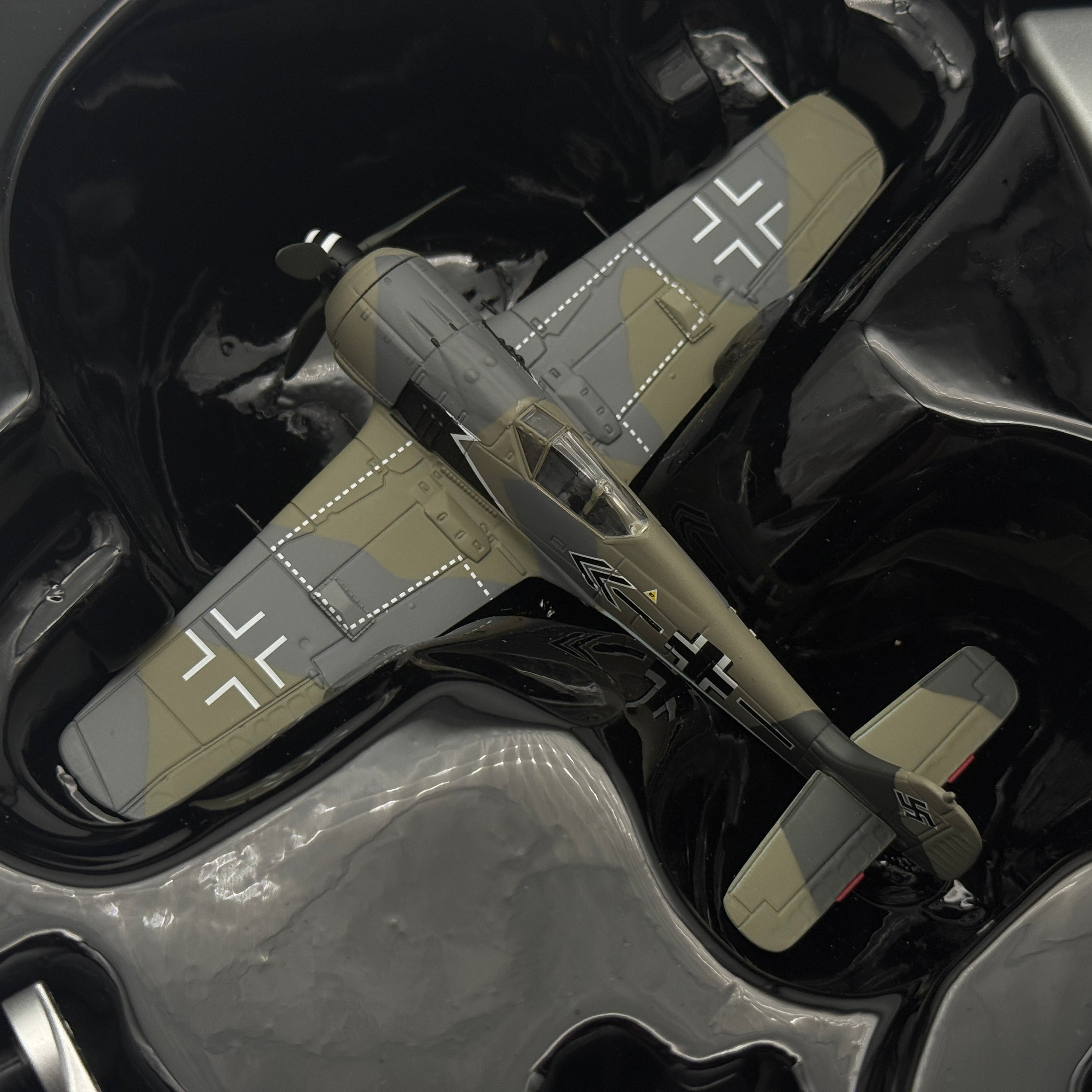 Corgi AA34315 1:72 Focke-Wulf Fw 190A Luftwaffe JG 2 Kurt Buhligen France 1944
