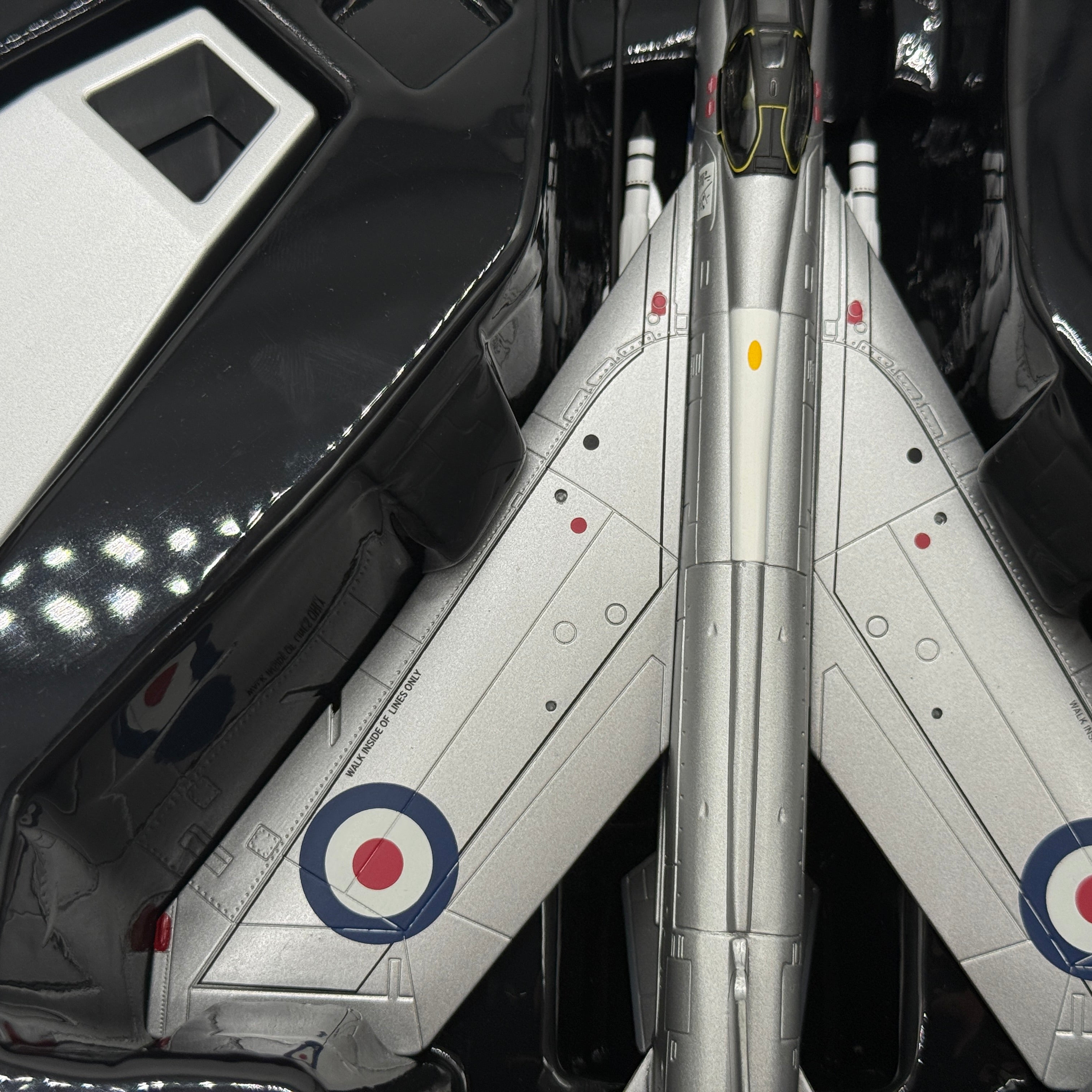 Corgi AA32315 1:72 English Electric Lightning F.Mk 6 RAF No.56 Sqn XP770 1975