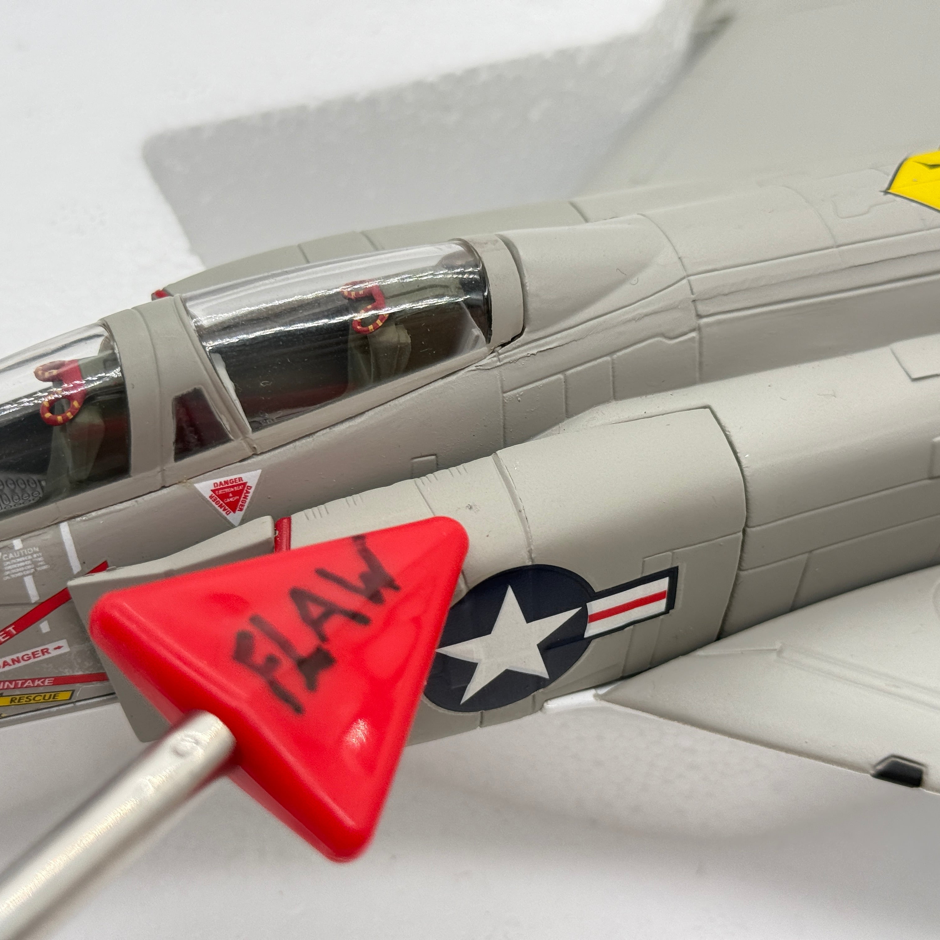 Franklin Mint Armour B11B588 1:48 F-4 Phantom USN VF-84 Jolly Rogers *ISSUES*