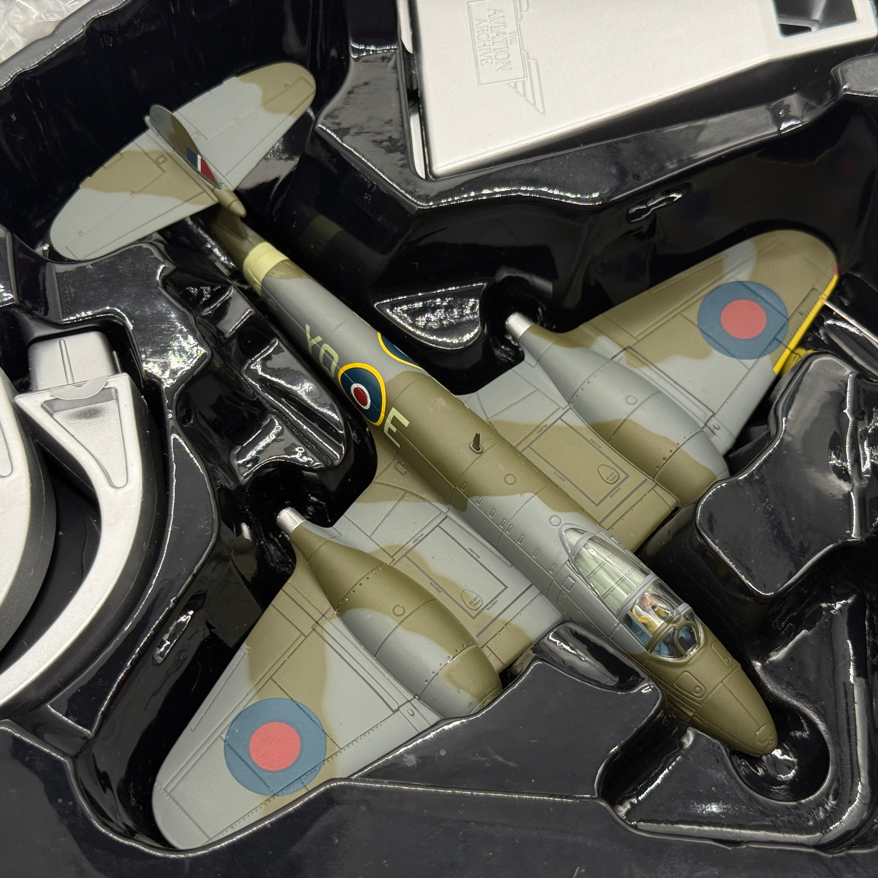 Corgi AA27403 1:72 Gloster Meteor F.Mk 1 RAF No.616 Sqn Dixie Dean 1944