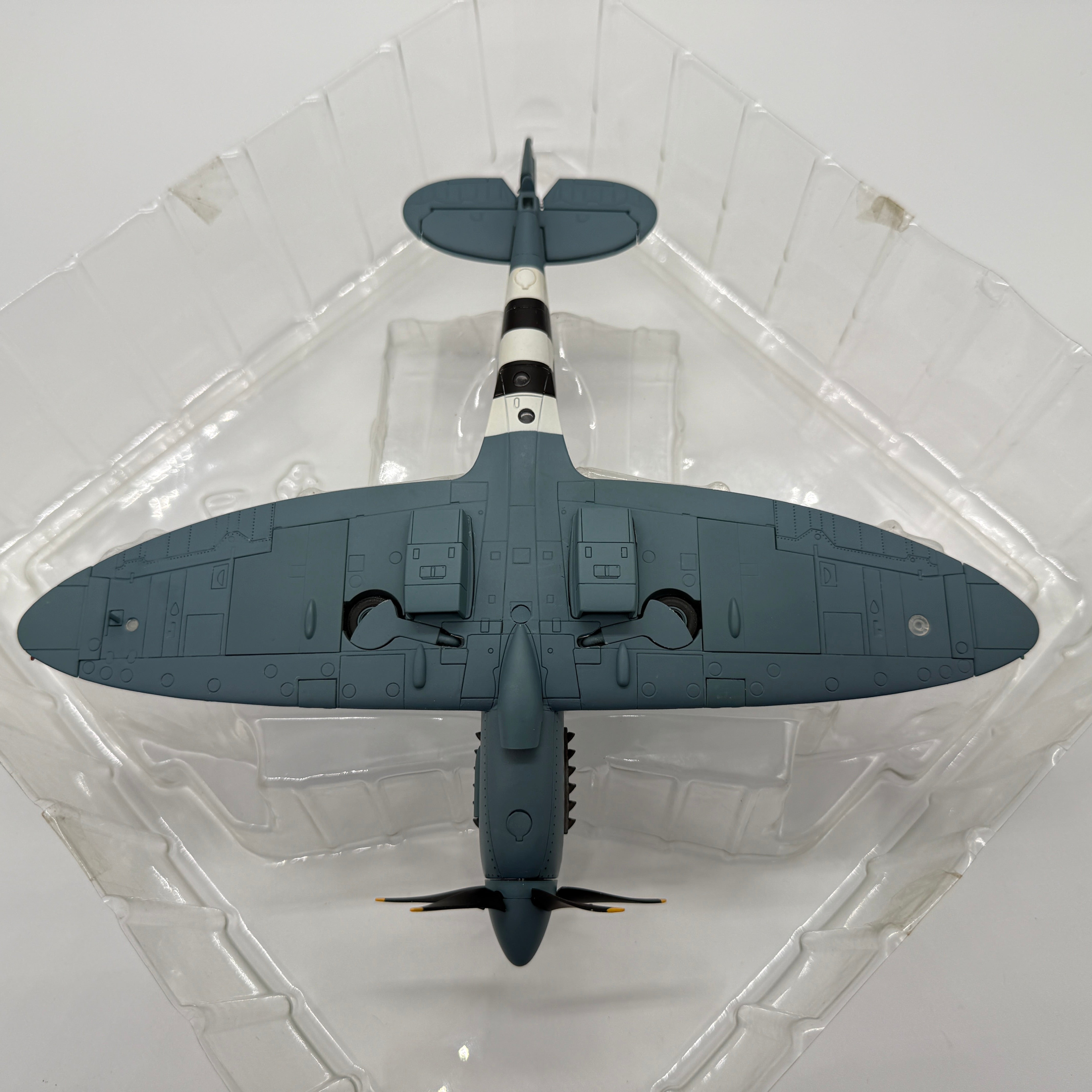 Hobby Master HA7601 1:48 Supermarine Spitfire PR.Mk XIX RAF No.541 Sqn 1944
