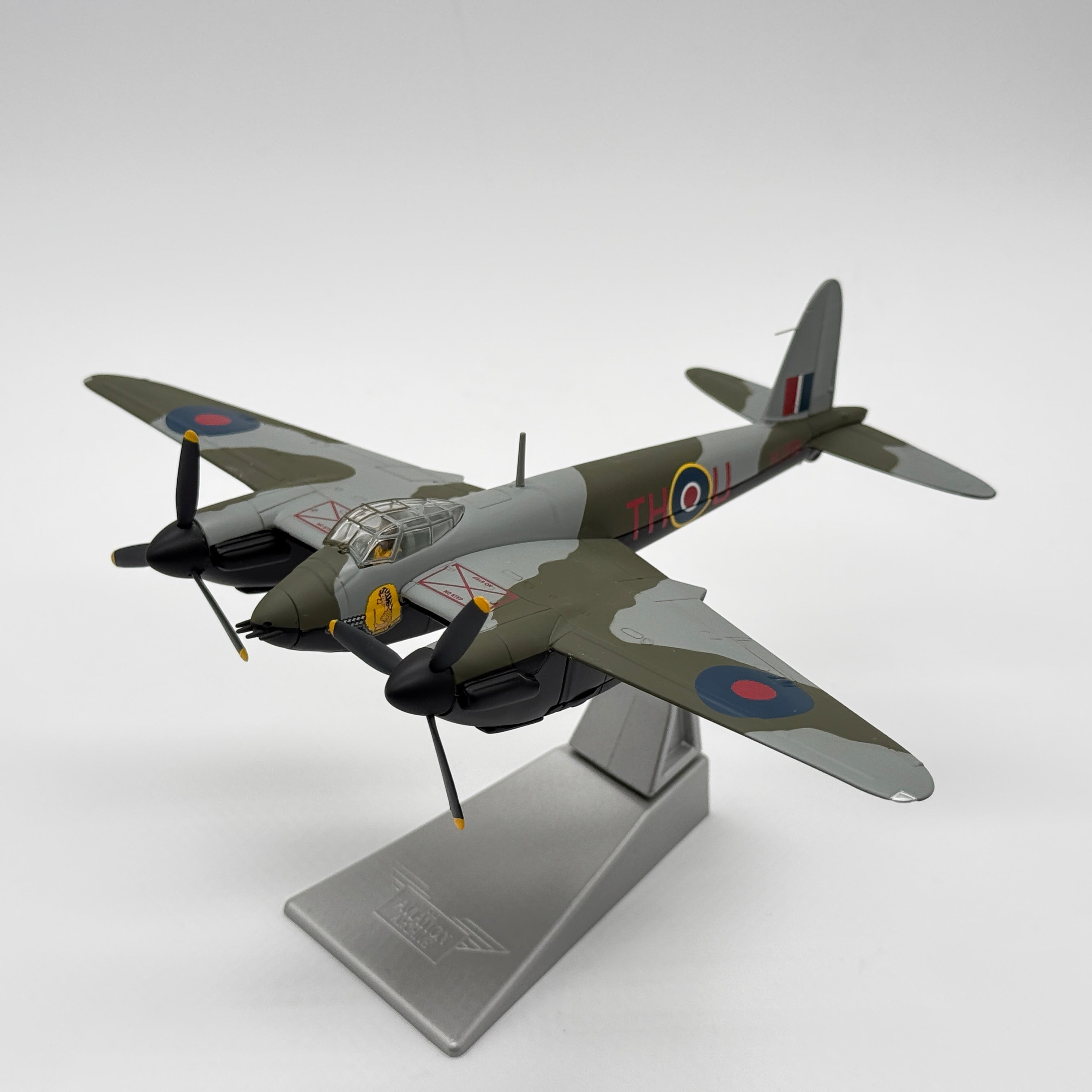 Corgi AA32821 1:72 De Havilland Mosquito FB.Mk VI RCAF No.418 Sqn Moonbeam McSwine