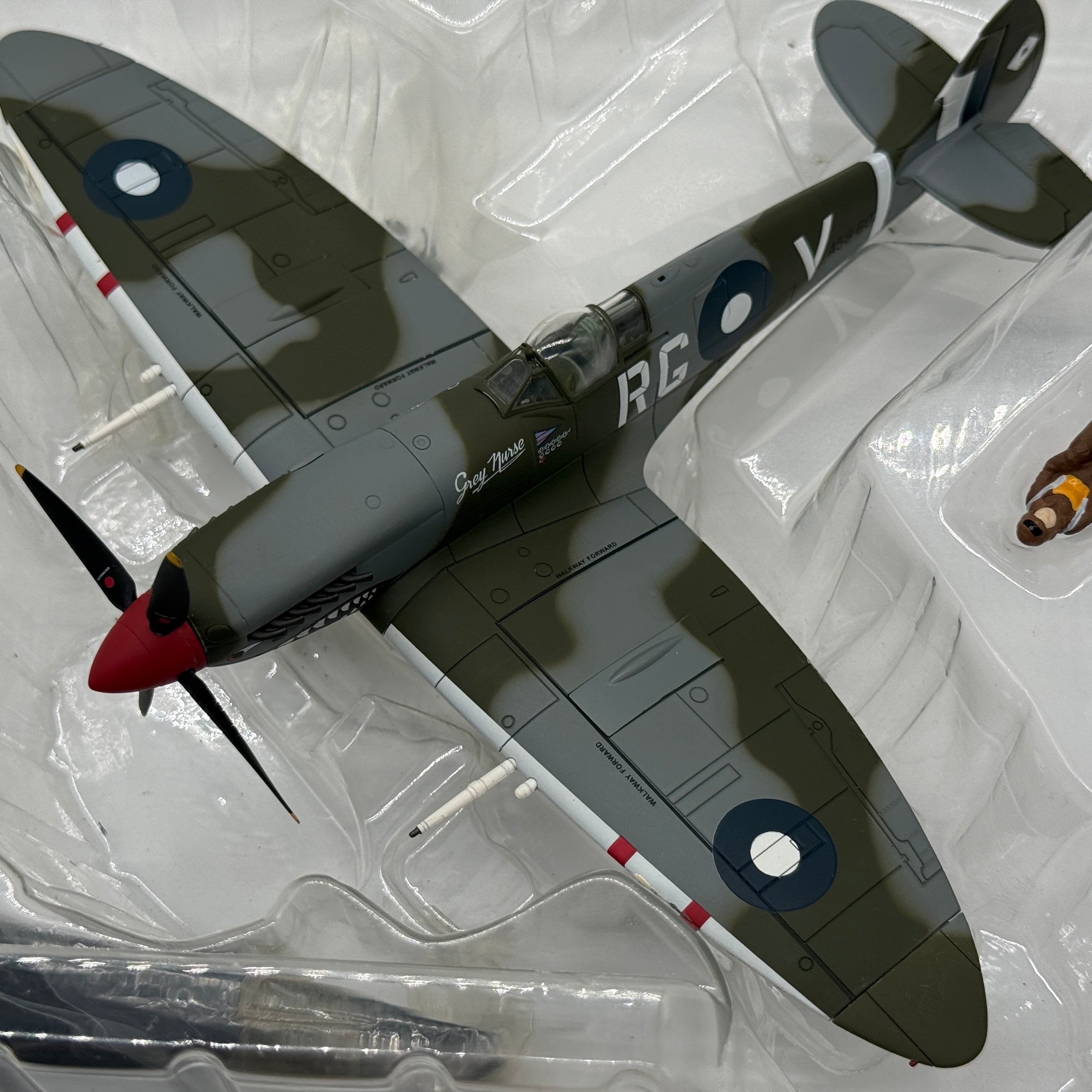 Hobby Master HA8303 1:48 Supermarine Spitfire Mk VIII RAAF No.457 Sqn Grey Nurse *ISSUES*