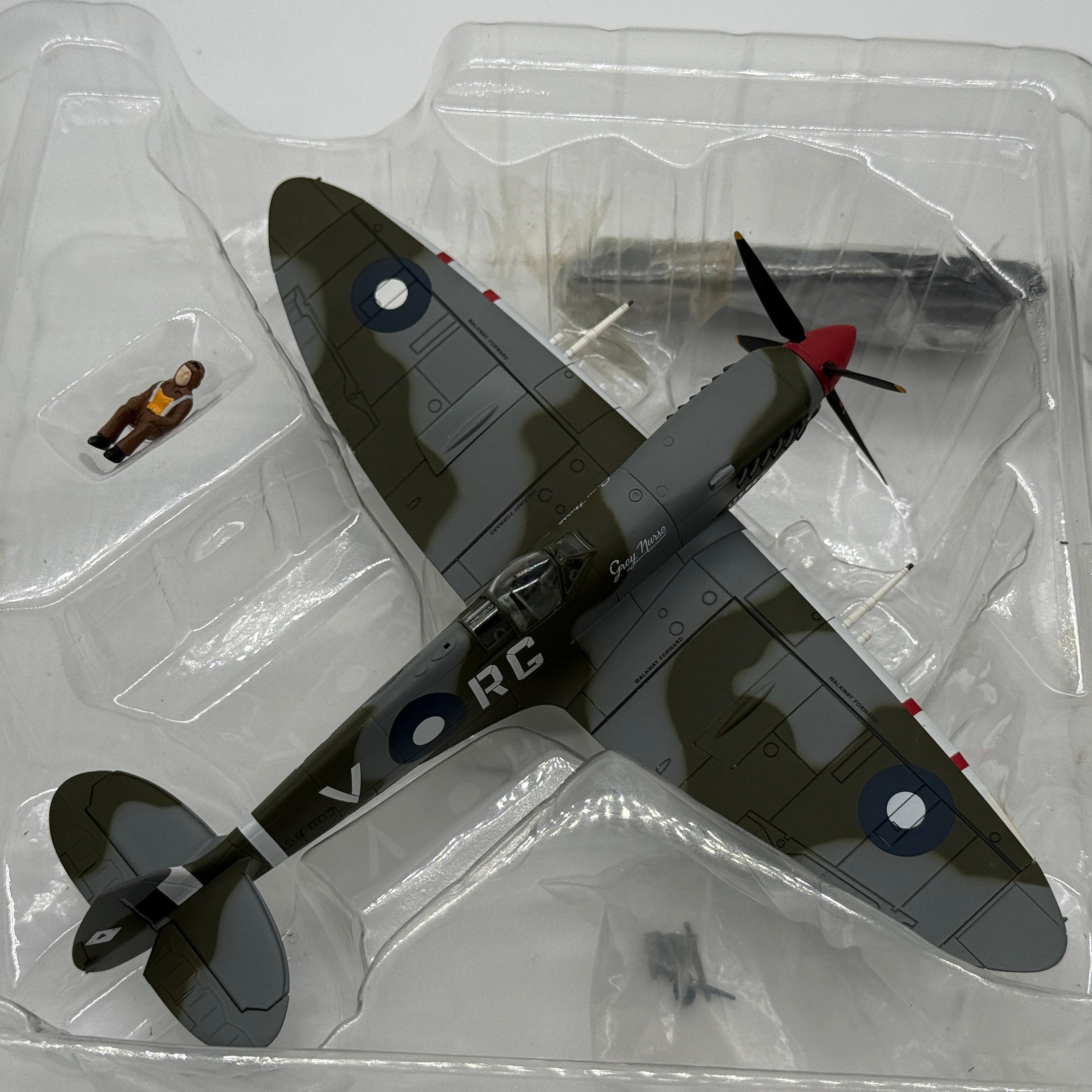 Hobby Master HA8303 1:48 Supermarine Spitfire Mk VIII RAAF No.457 Sqn Grey Nurse *ISSUES*