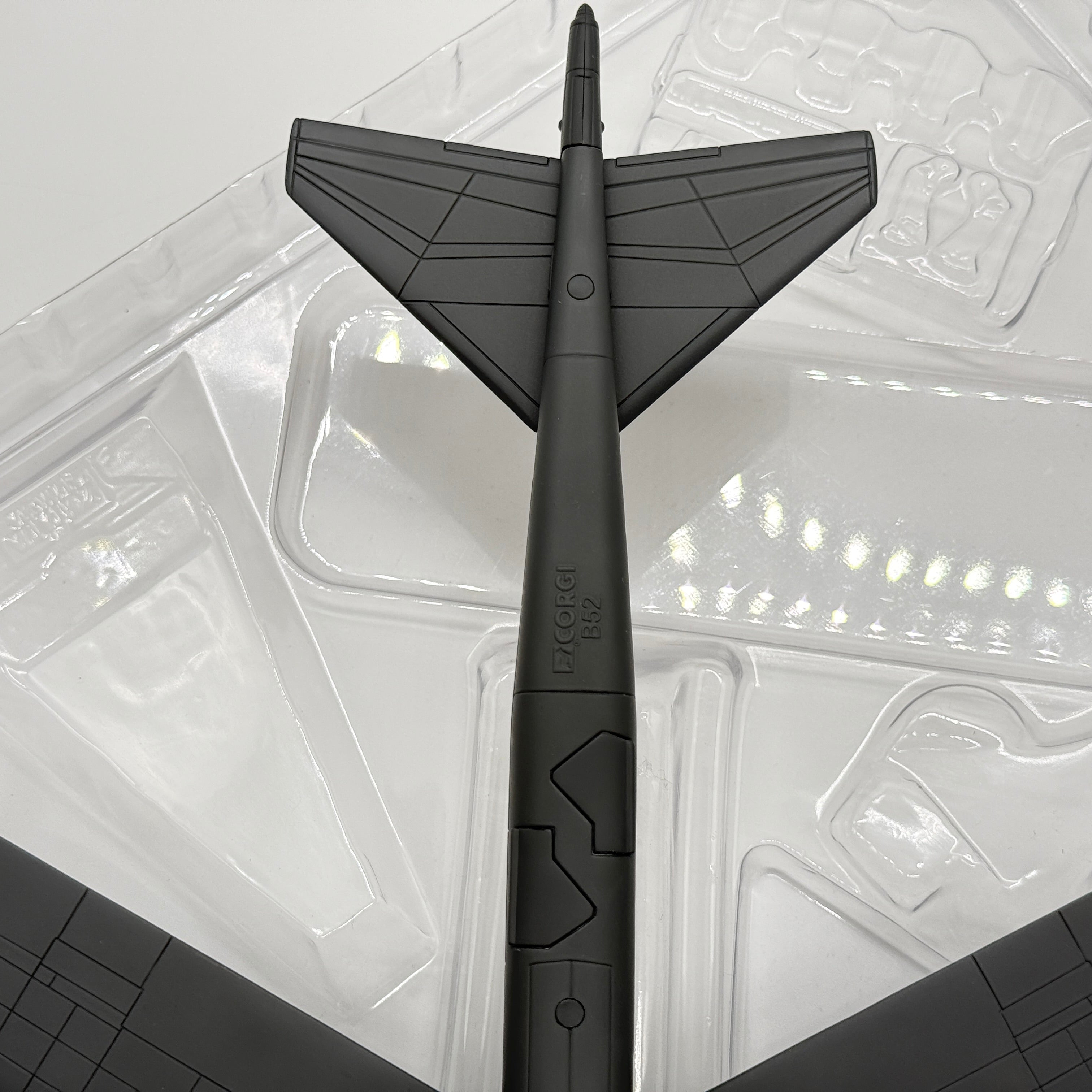 Corgi US33508 1:144 Boeing B-52H Stratofortress USAF SAC 7th BW 1990