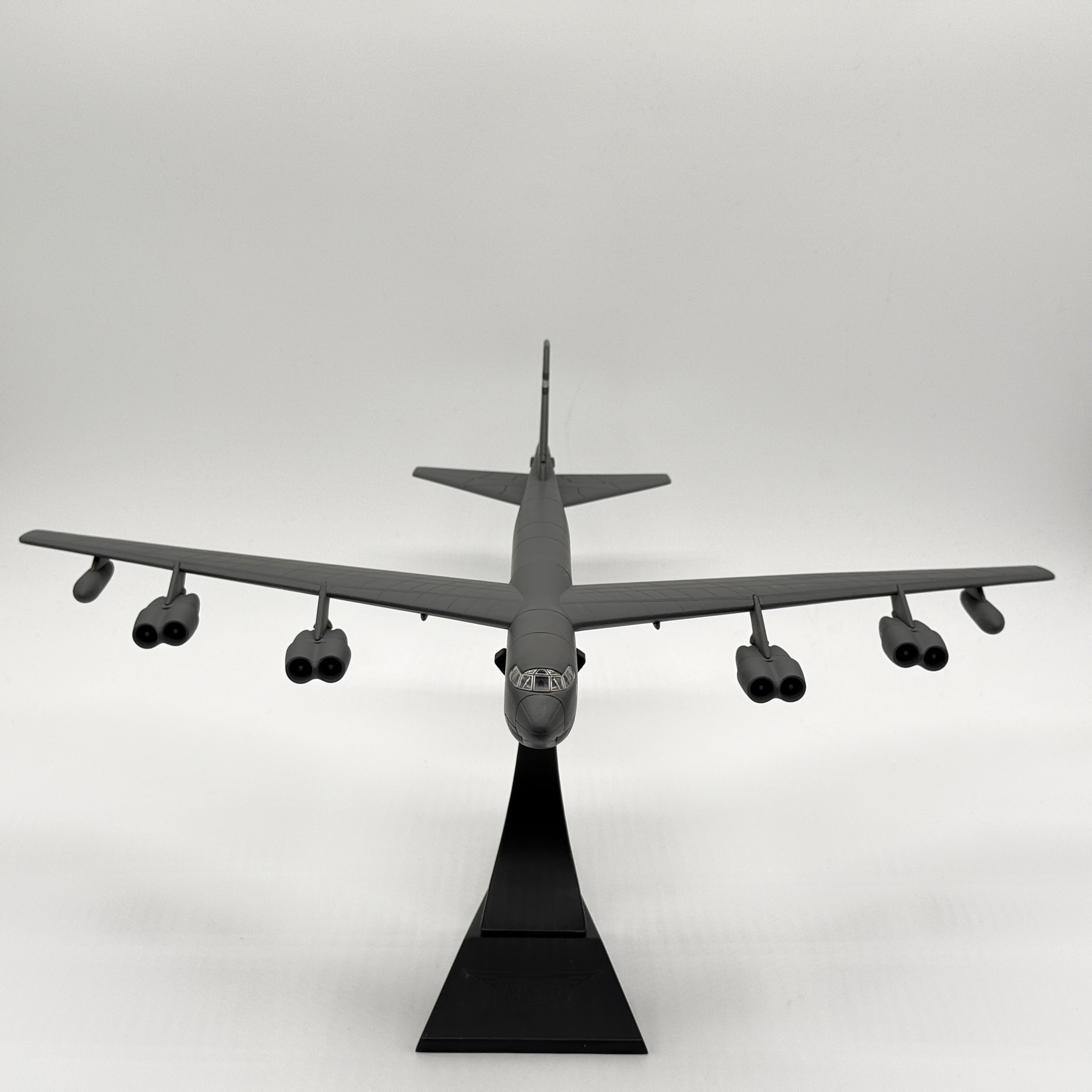 Corgi US33508 1:144 Boeing B-52H Stratofortress USAF SAC 7th BW 1990