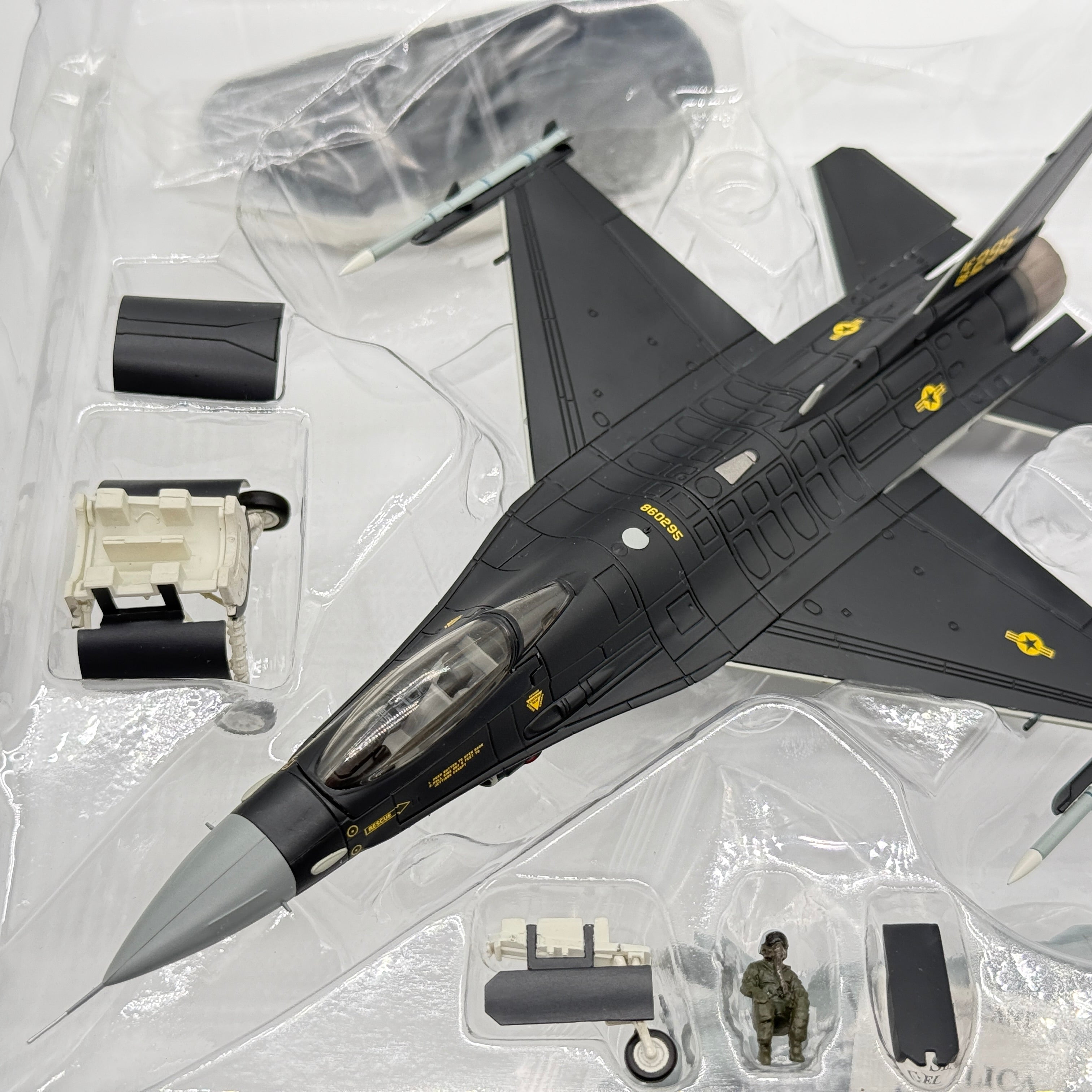 Hobby Master HA3871 1:72 F-16C Fighting Falcon USAF 18th AGRS Alaska 2017
