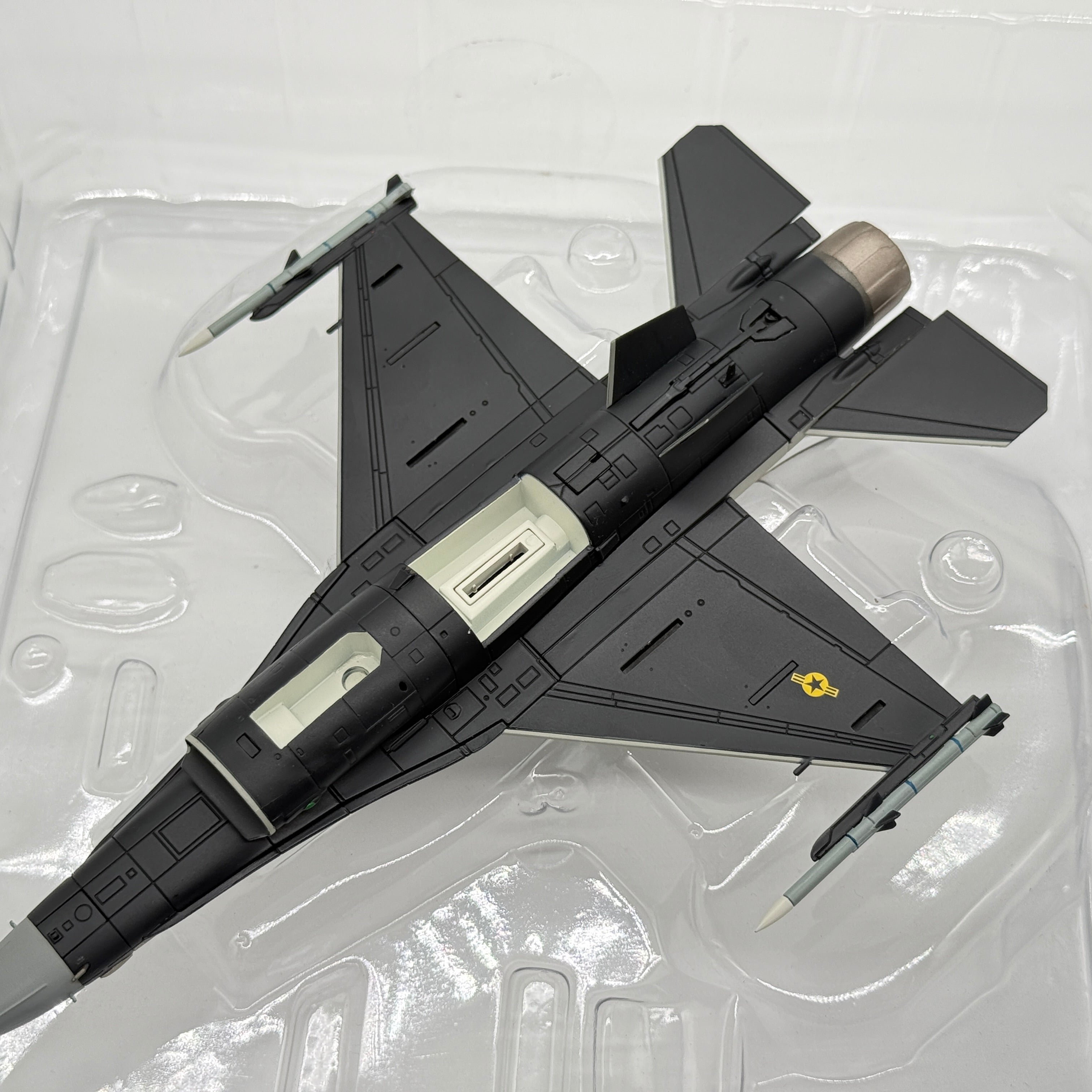 Hobby Master HA3871 1:72 F-16C Fighting Falcon USAF 18th AGRS Alaska 2017