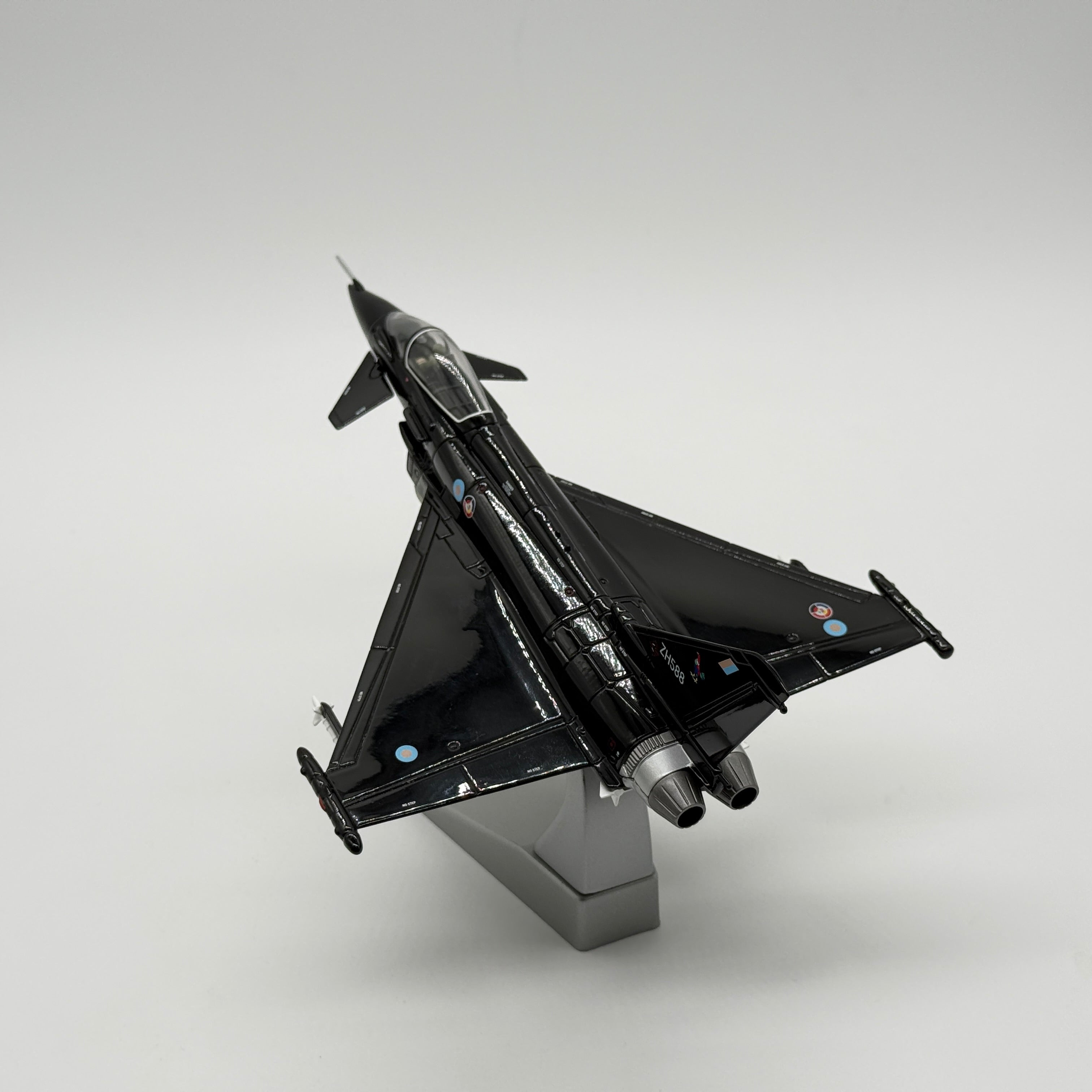 Corgi AA36403 1:72 Eurofighter Typhoon F.Mk 2 RAF No.43 Sqn DA2 1998