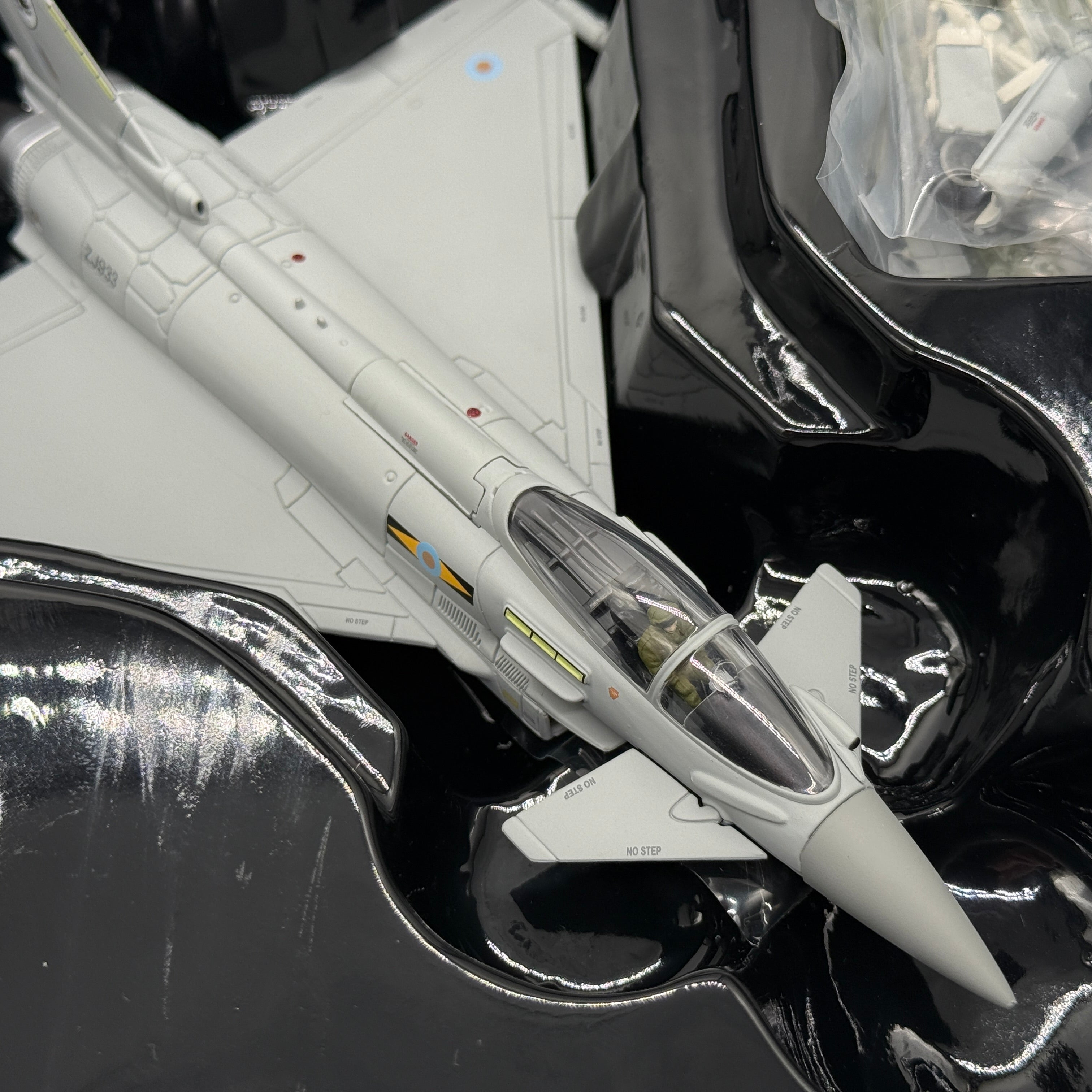 Corgi AA36406 1:72 Eurofighter Typhoon F.Mk 2 RAF No.11 Sqn Libya 2011