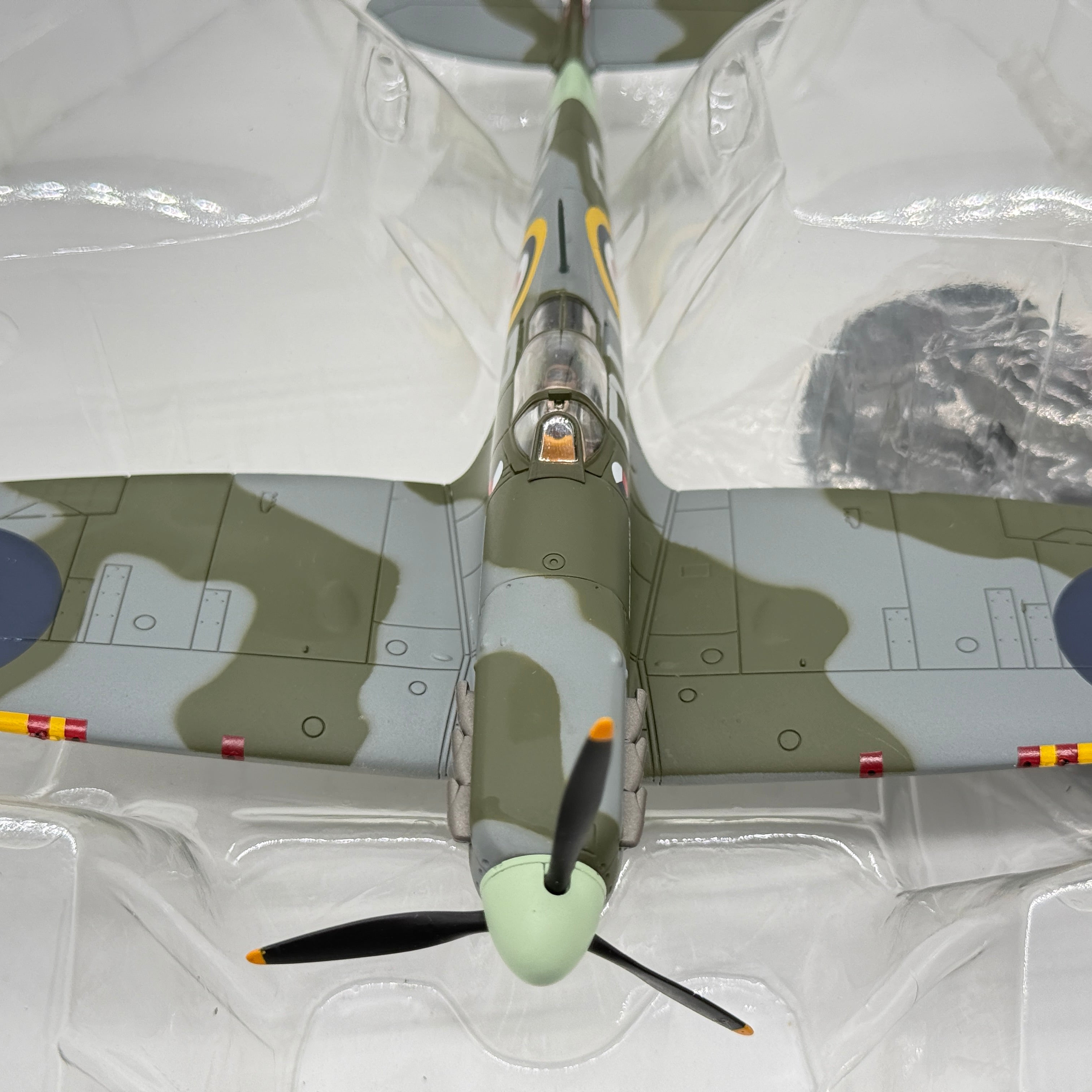 Hobby Master HA7806 1:48 Supermarine Spitfire Mk II RAF No.312 Czech Sqn DU-R Garfield Weston IV Adolf Vybiral 1941