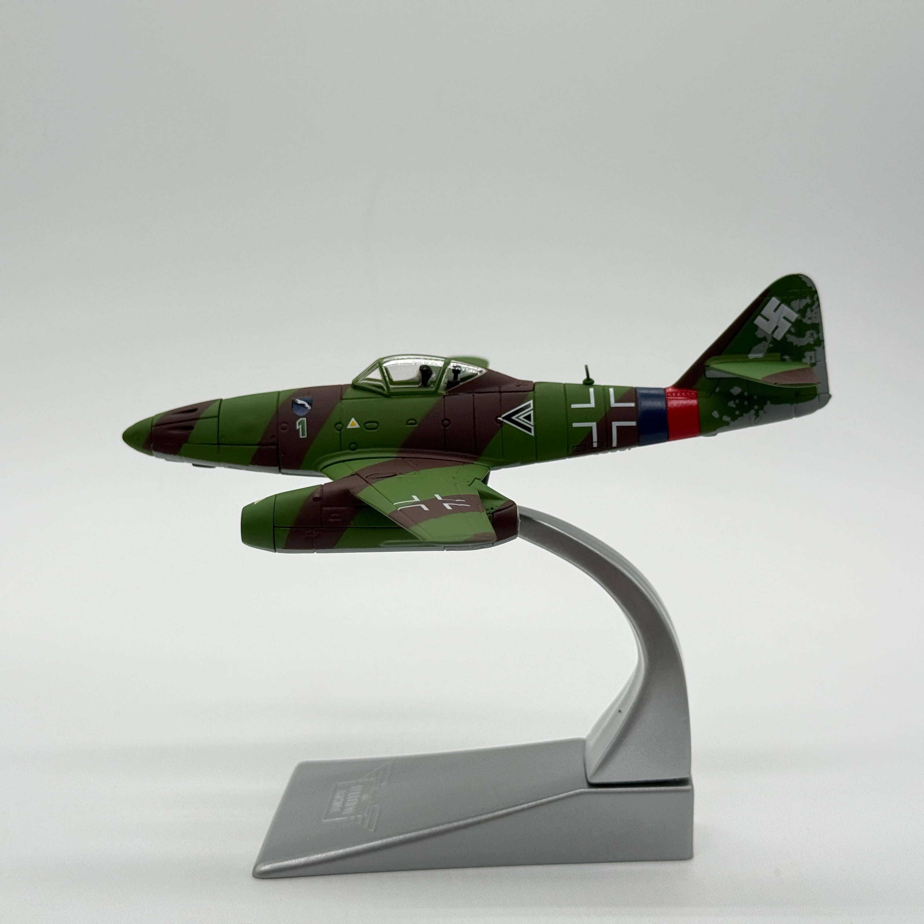 Corgi US35705 1:72 Messerschmitt Me 262A Luftwaffe III./JG 7 Green 1 Rudolf Sinner Germany 1945
