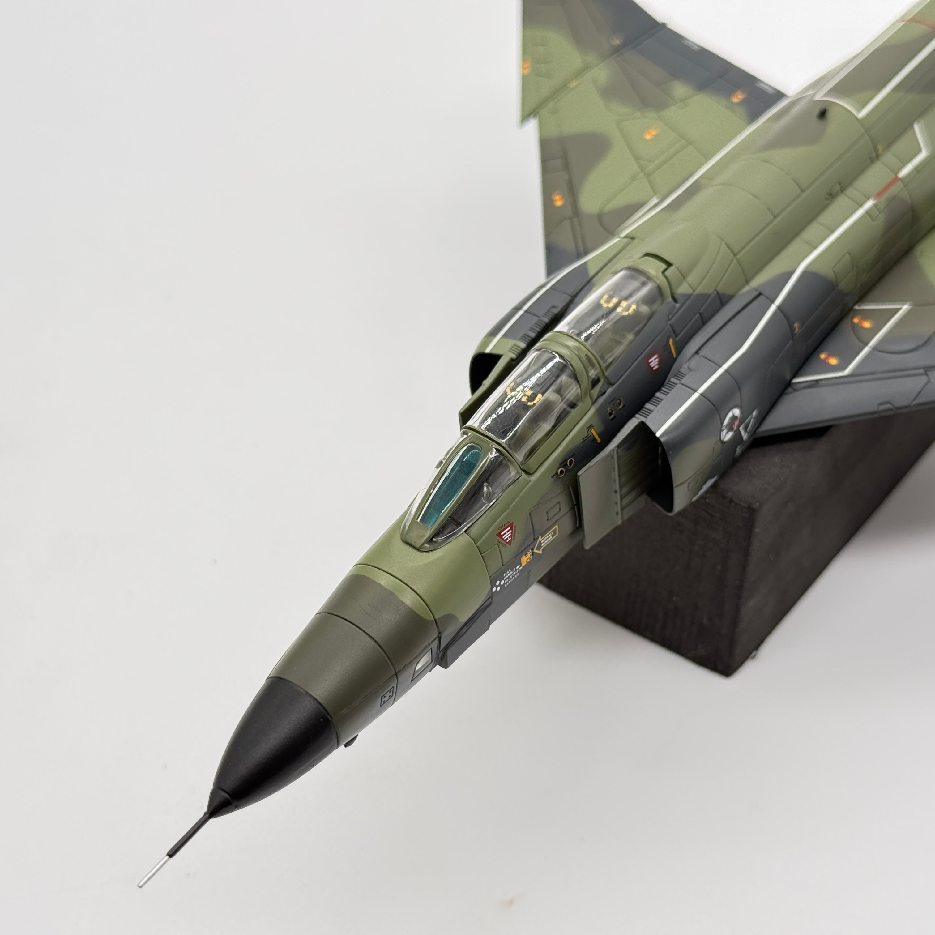 Hobby Master HA19050 1:72 McDonnell Douglas RF-4E Phantom II Luftwaffe AufklG 52 35+67 Leck AB Germany 1992