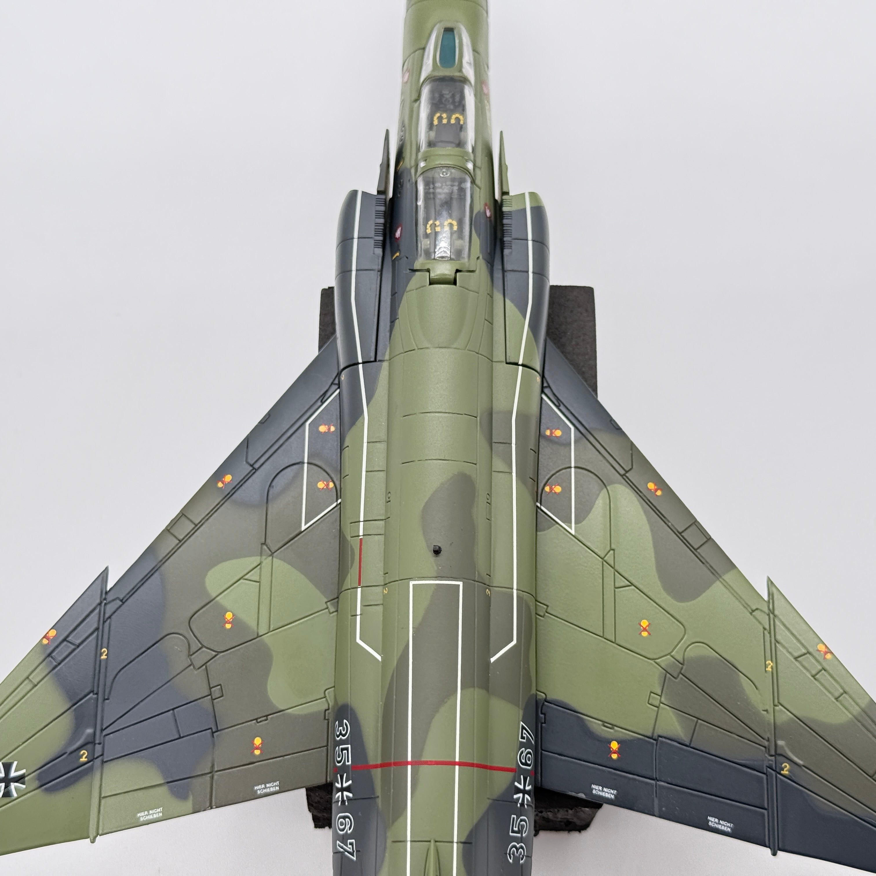 Hobby Master HA19050 1:72 McDonnell Douglas RF-4E Phantom II Luftwaffe AufklG 52 35+67 Leck AB Germany 1992