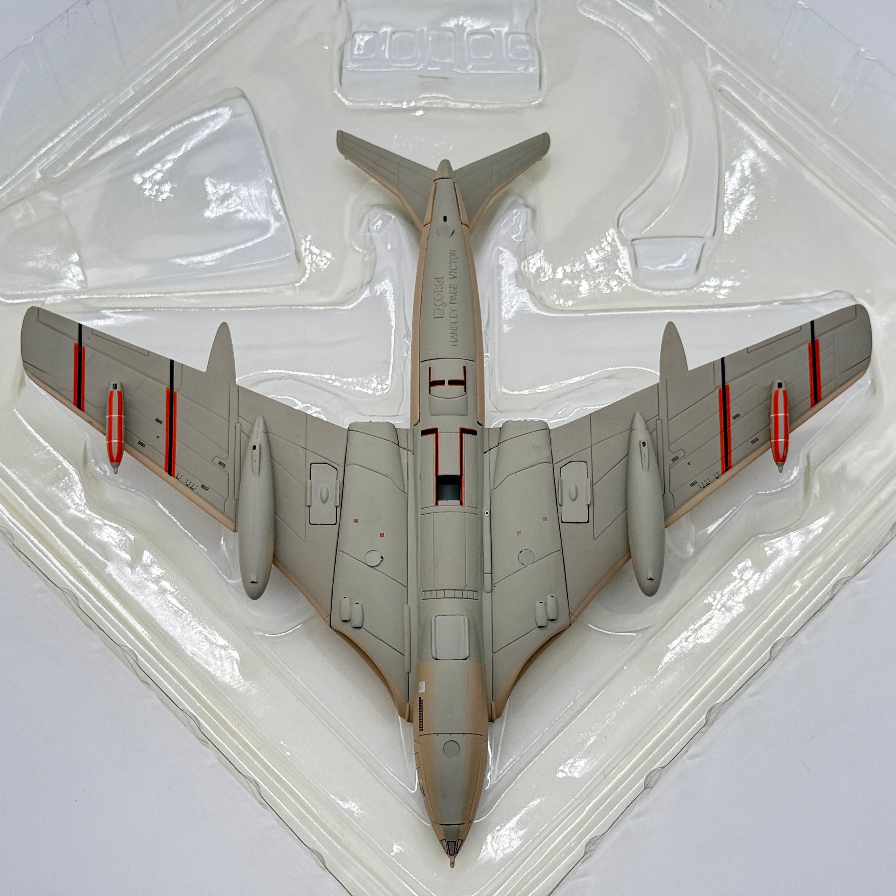 Corgi 48701 1:144 Handley Page Victor K.2 RAF No.55 Sqn XM715 Teasin' Tina Bahrain 1991
