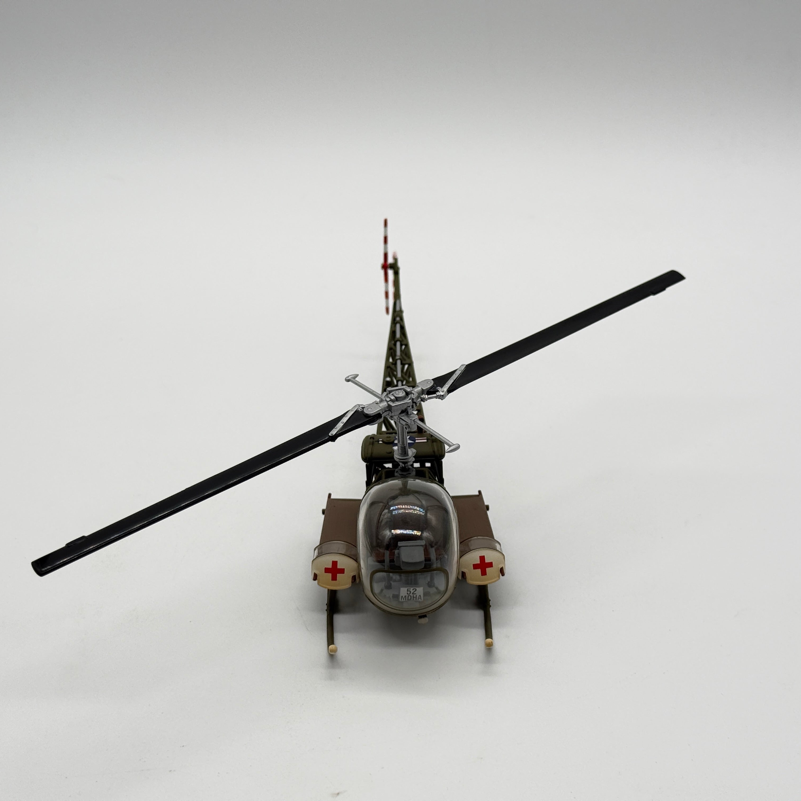 Corgi US51902 1:48 Bell H-13 Sioux US Army Medical Service Corps MASH Korean War