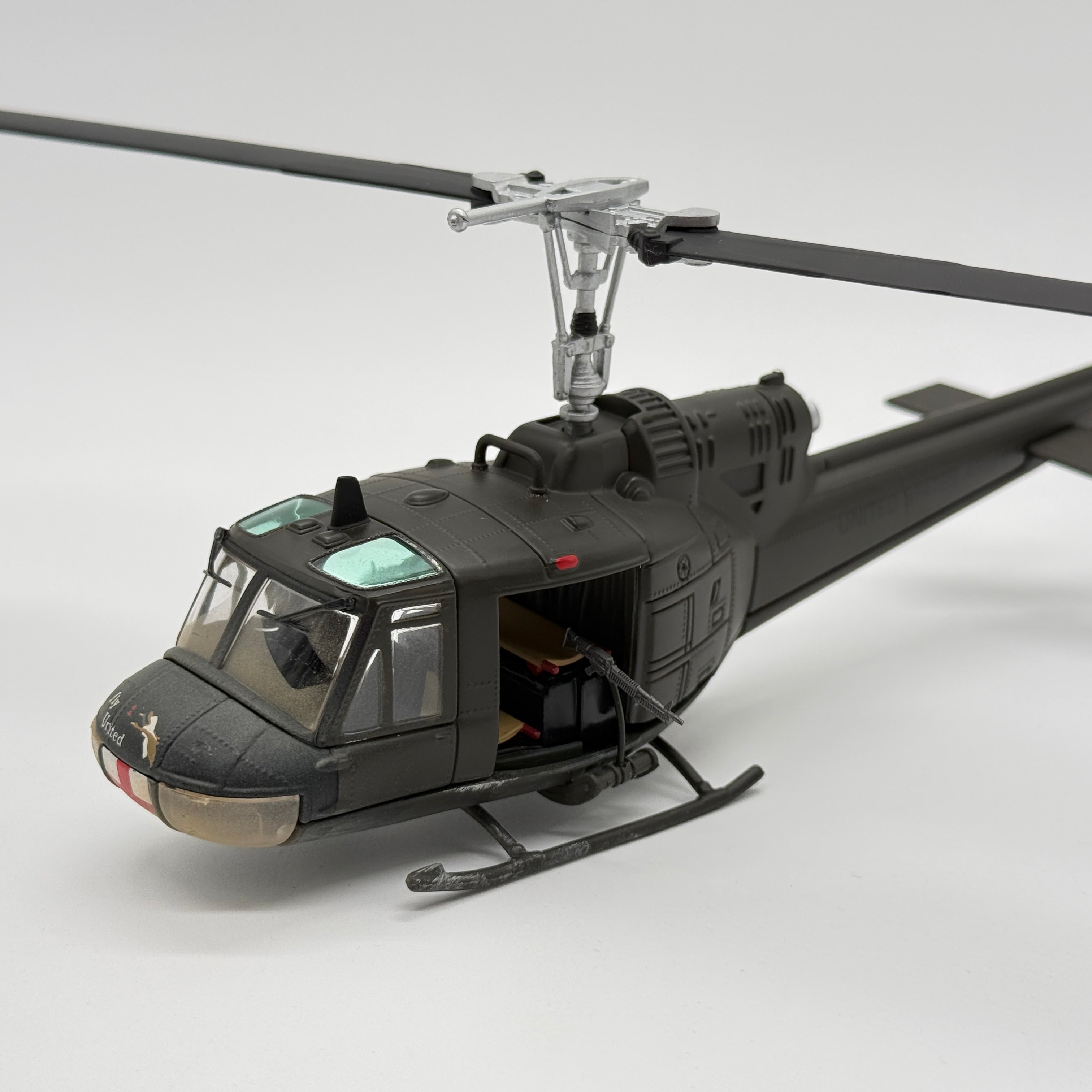 Corgi US50405 1:48 Bell UH-1C Huey Medevac US Army Unsung Heroes Vietnam Series II