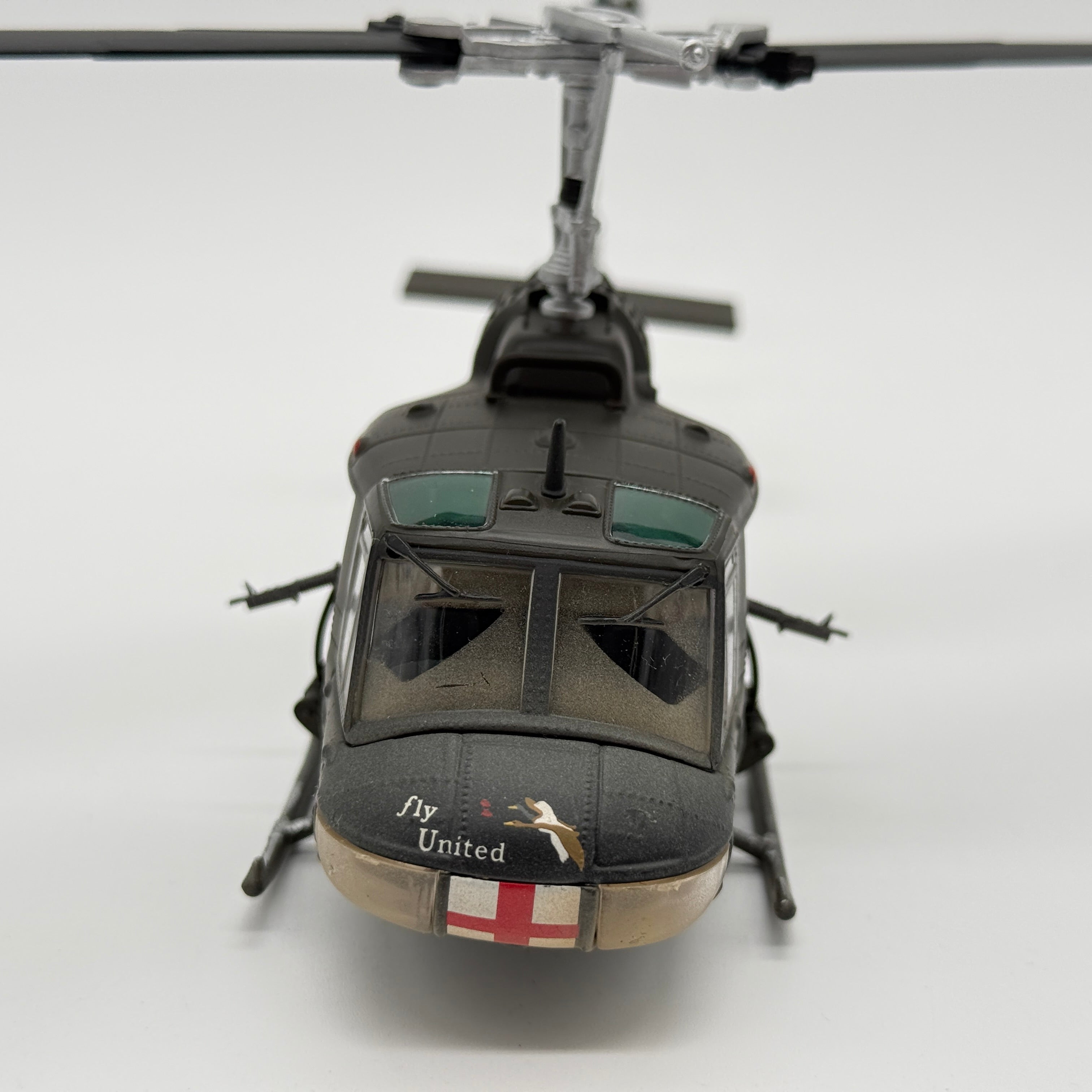 Corgi US50405 1:48 Bell UH-1C Huey Medevac US Army Unsung Heroes Vietnam Series II