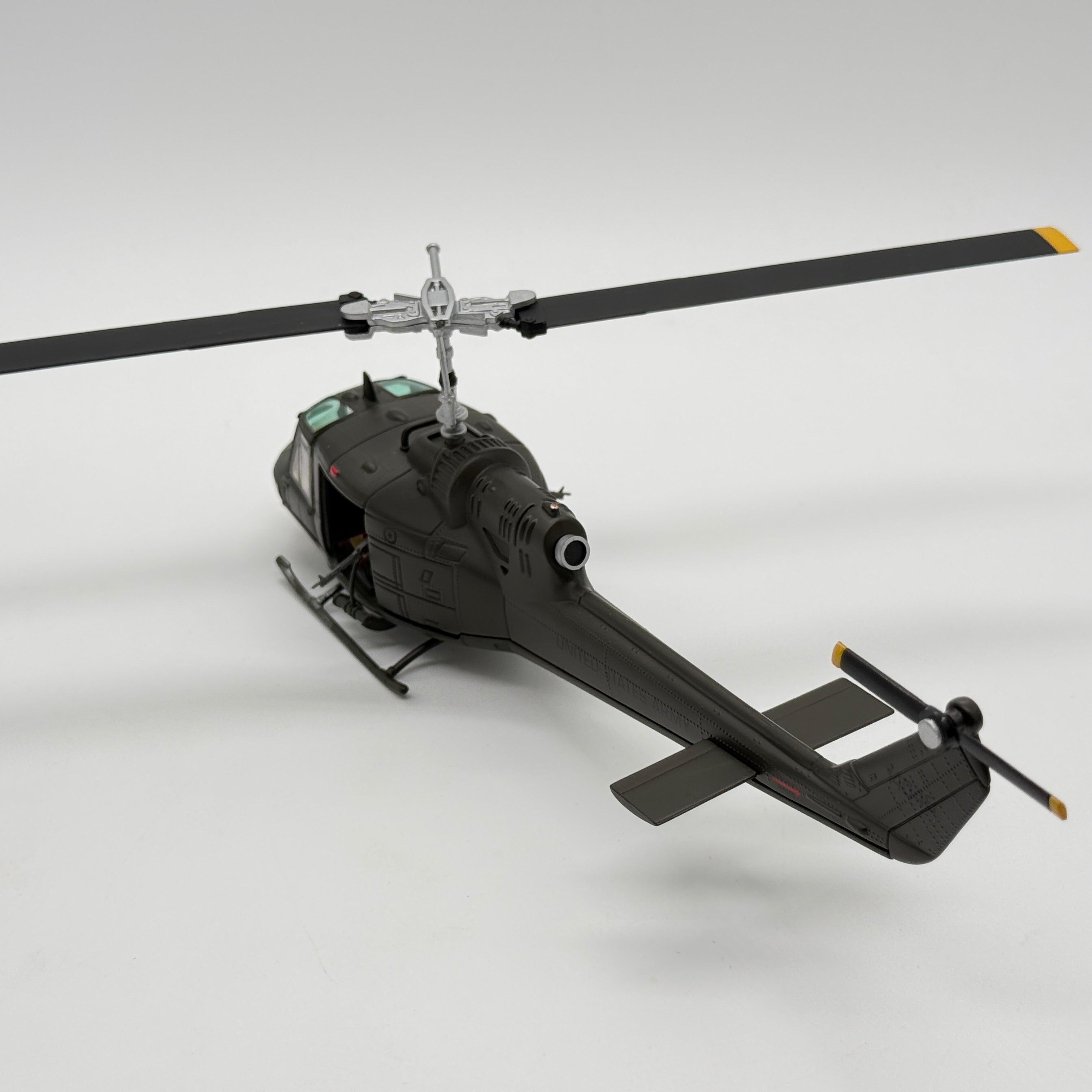 Corgi US50405 1:48 Bell UH-1C Huey Medevac US Army Unsung Heroes Vietnam Series II