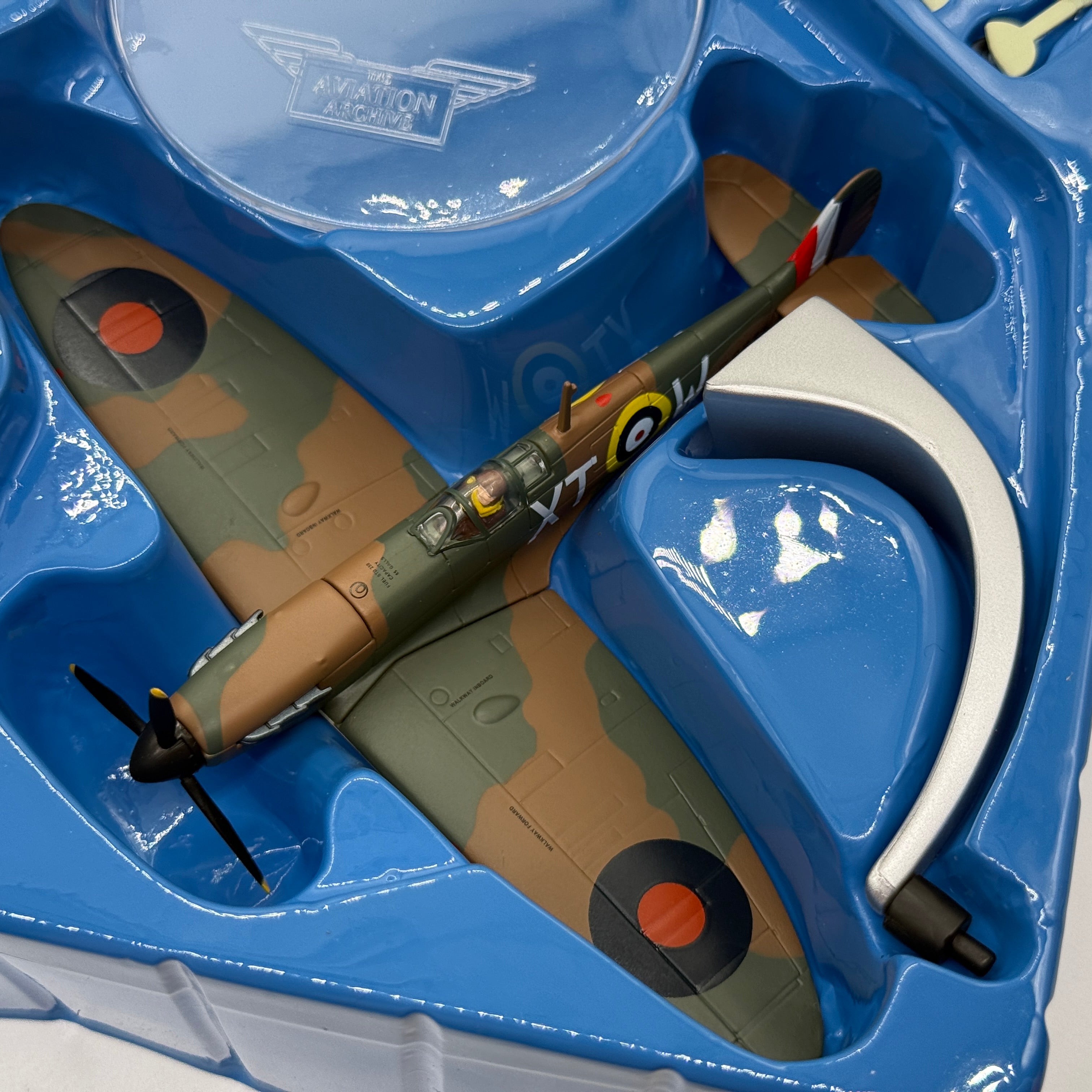 Corgi 49004 1:72 Supermarine Spitfire Mk IA RAF No.603 Sqn R6835 XT-W Brian Carbury Hornchurch Battle of Britain 1940