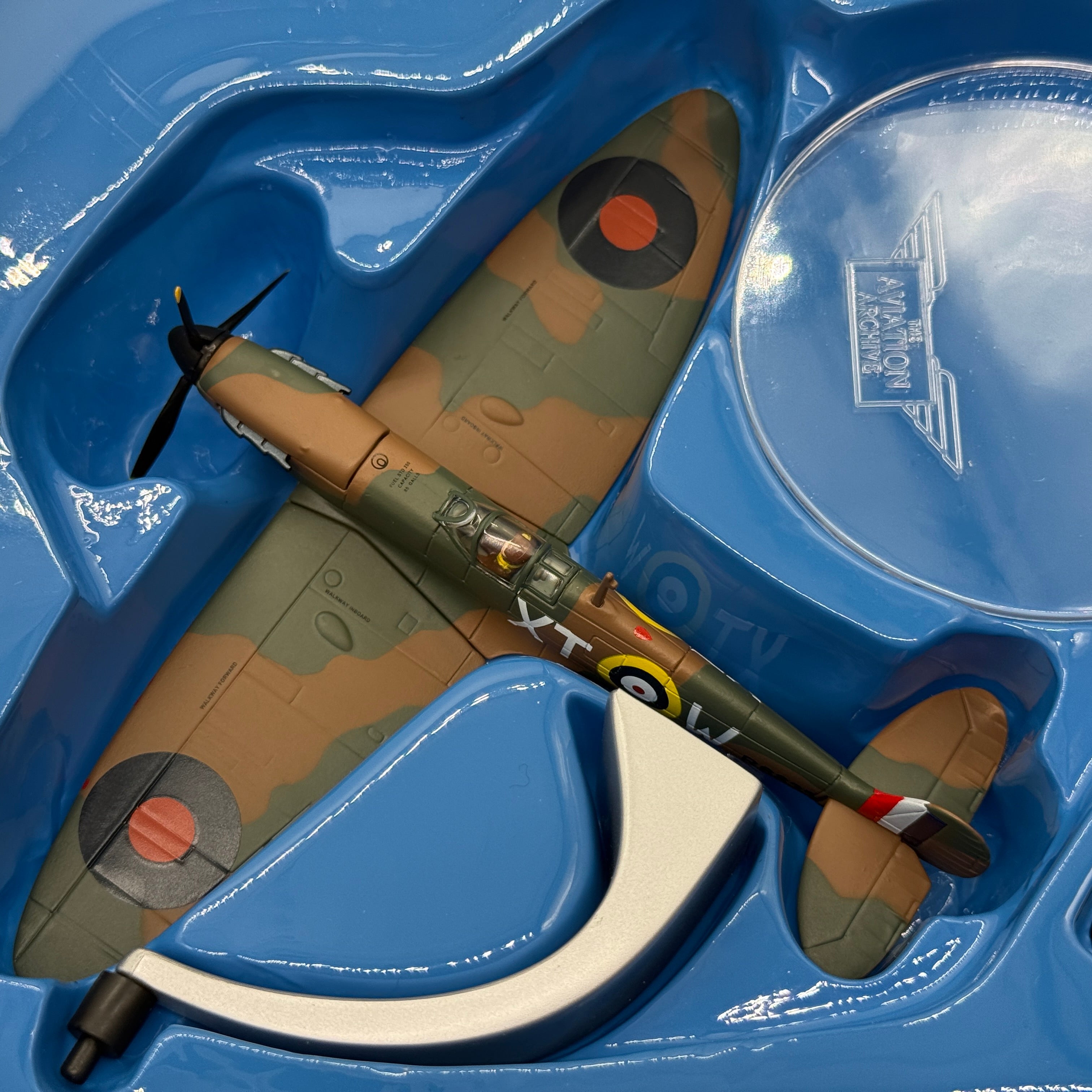 Corgi 49004 1:72 Supermarine Spitfire Mk IA RAF No.603 Sqn R6835 XT-W Brian Carbury Hornchurch Battle of Britain 1940