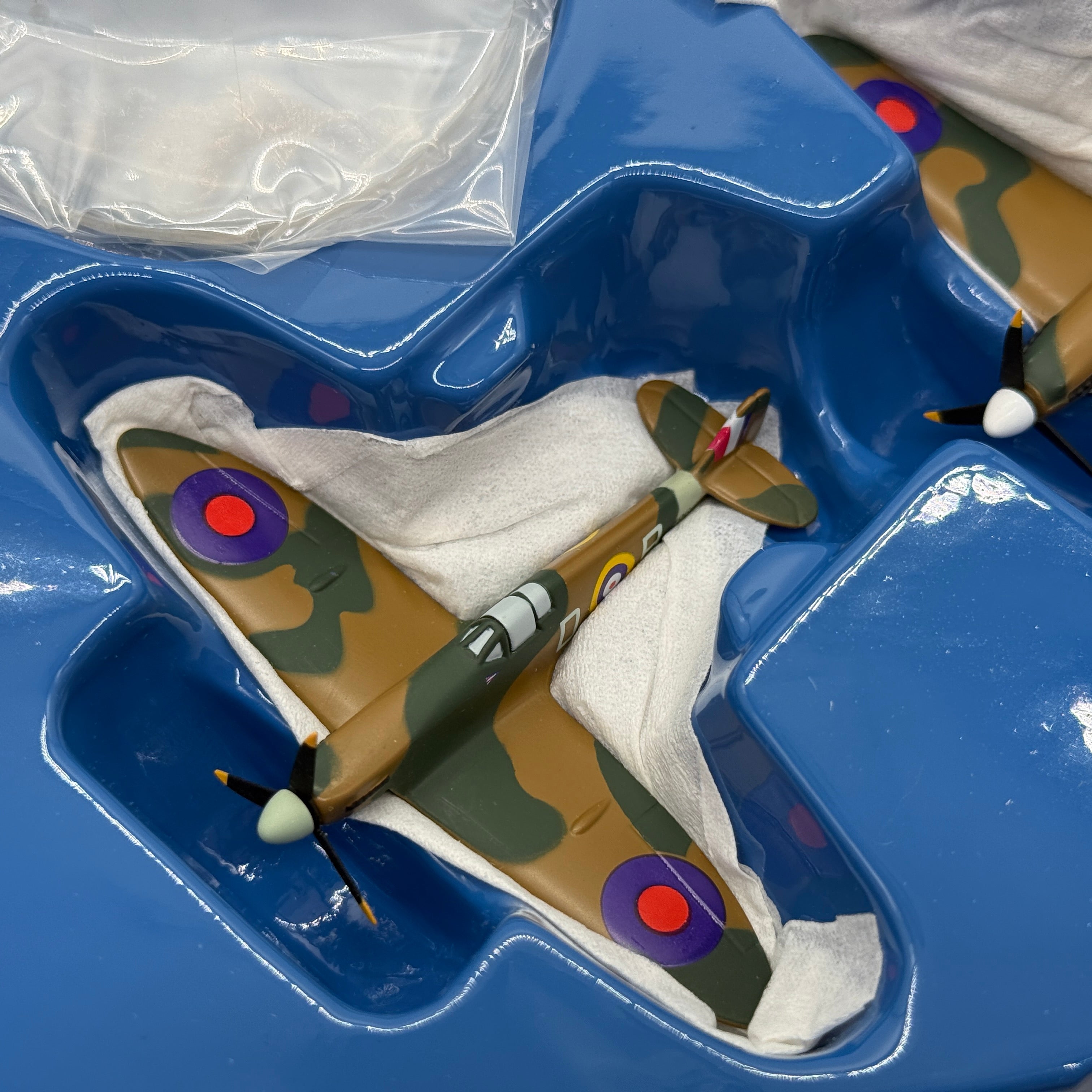 Corgi 49507 1:144 Battle of Britain Commemorative Set Spitfire P7966 Douglas Bader and Hurricane V6555 Stanford Tuck