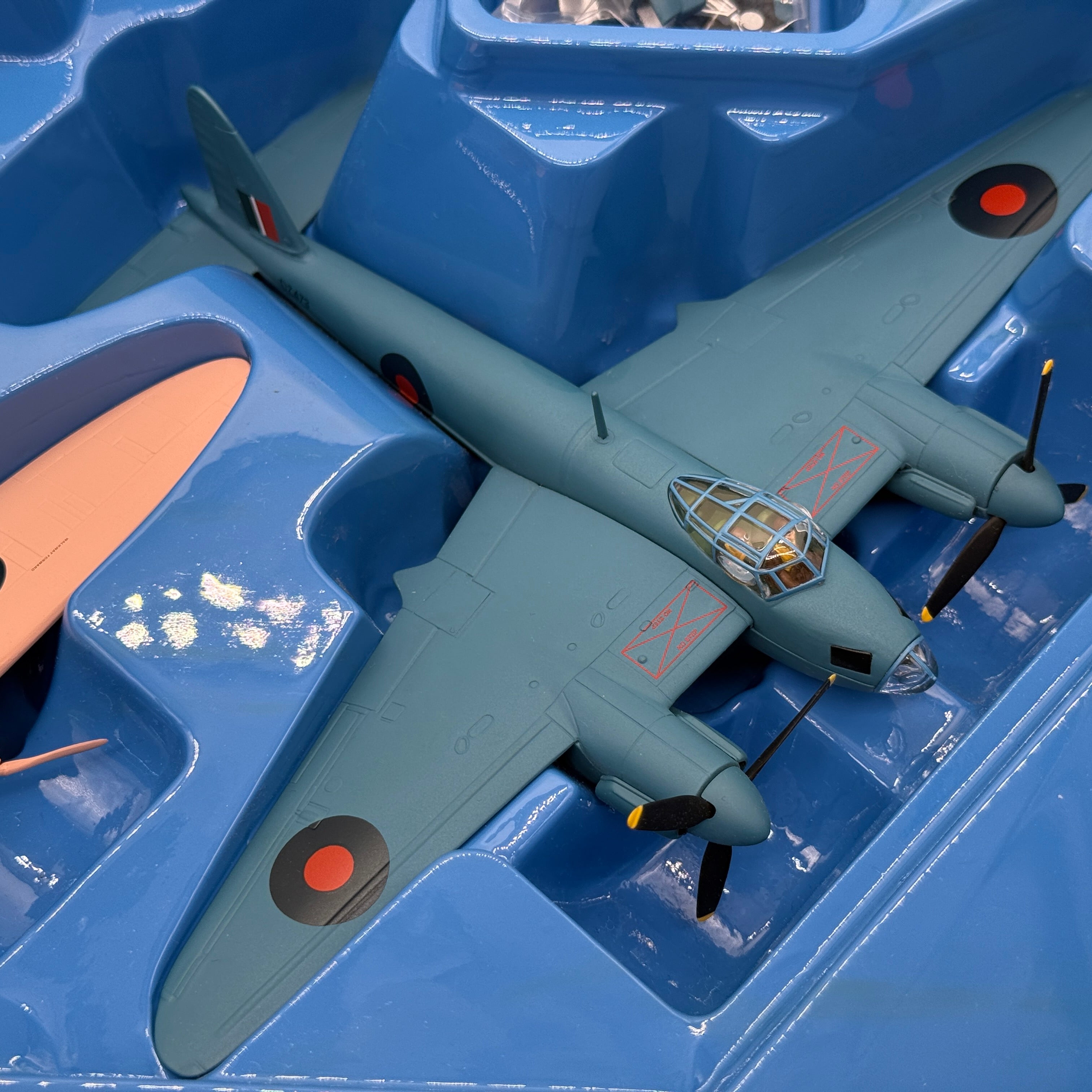 Corgi AA99110 1:72 RAF No.1 PRU Reconnaissance Set Mosquito PR.IV DZ473 and Spitfire PR.VII R7059 RAF Benson
