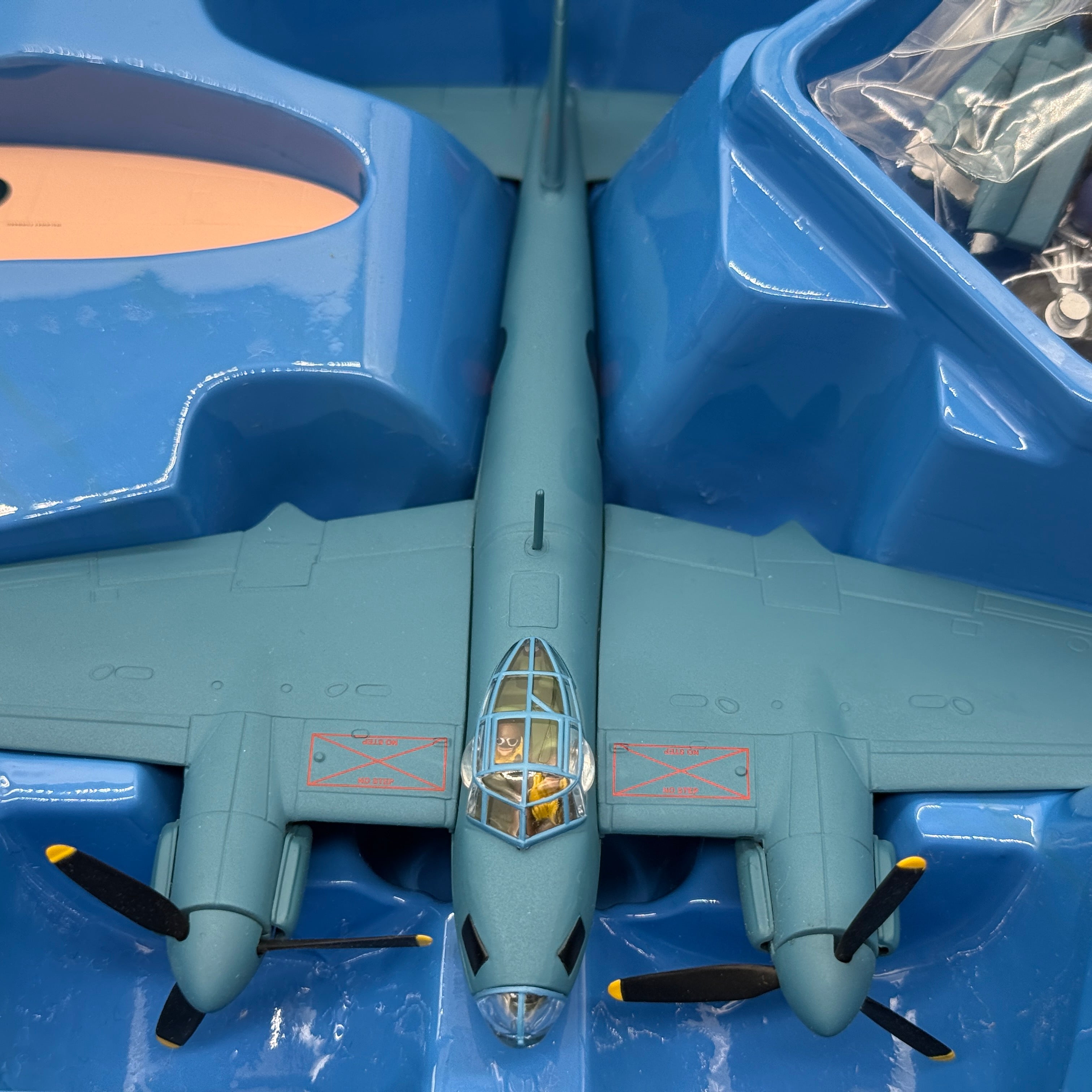 Corgi AA99110 1:72 RAF No.1 PRU Reconnaissance Set Mosquito PR.IV DZ473 and Spitfire PR.VII R7059 RAF Benson