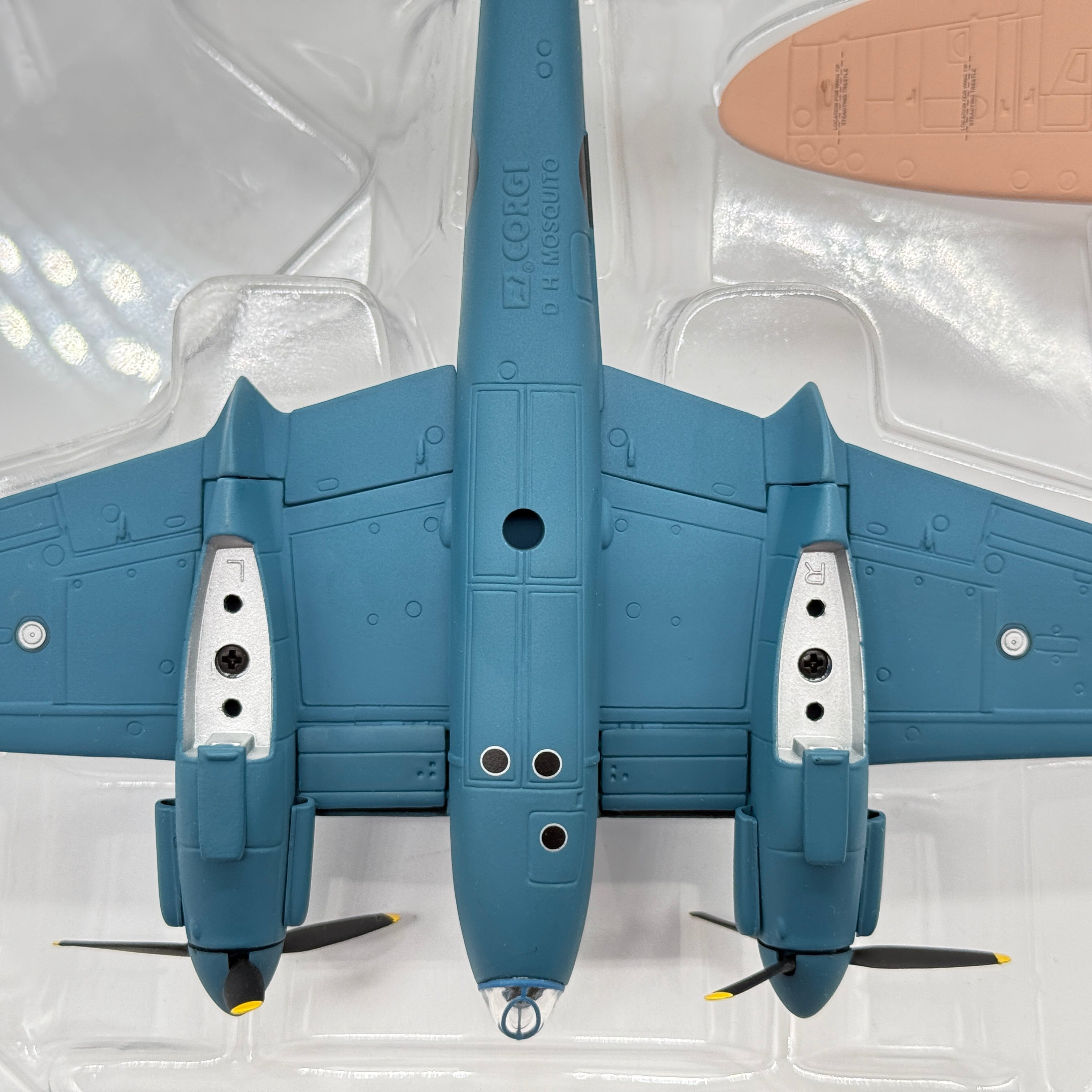 Corgi AA99110 1:72 RAF No.1 PRU Reconnaissance Set Mosquito PR.IV DZ473 and Spitfire PR.VII R7059 RAF Benson