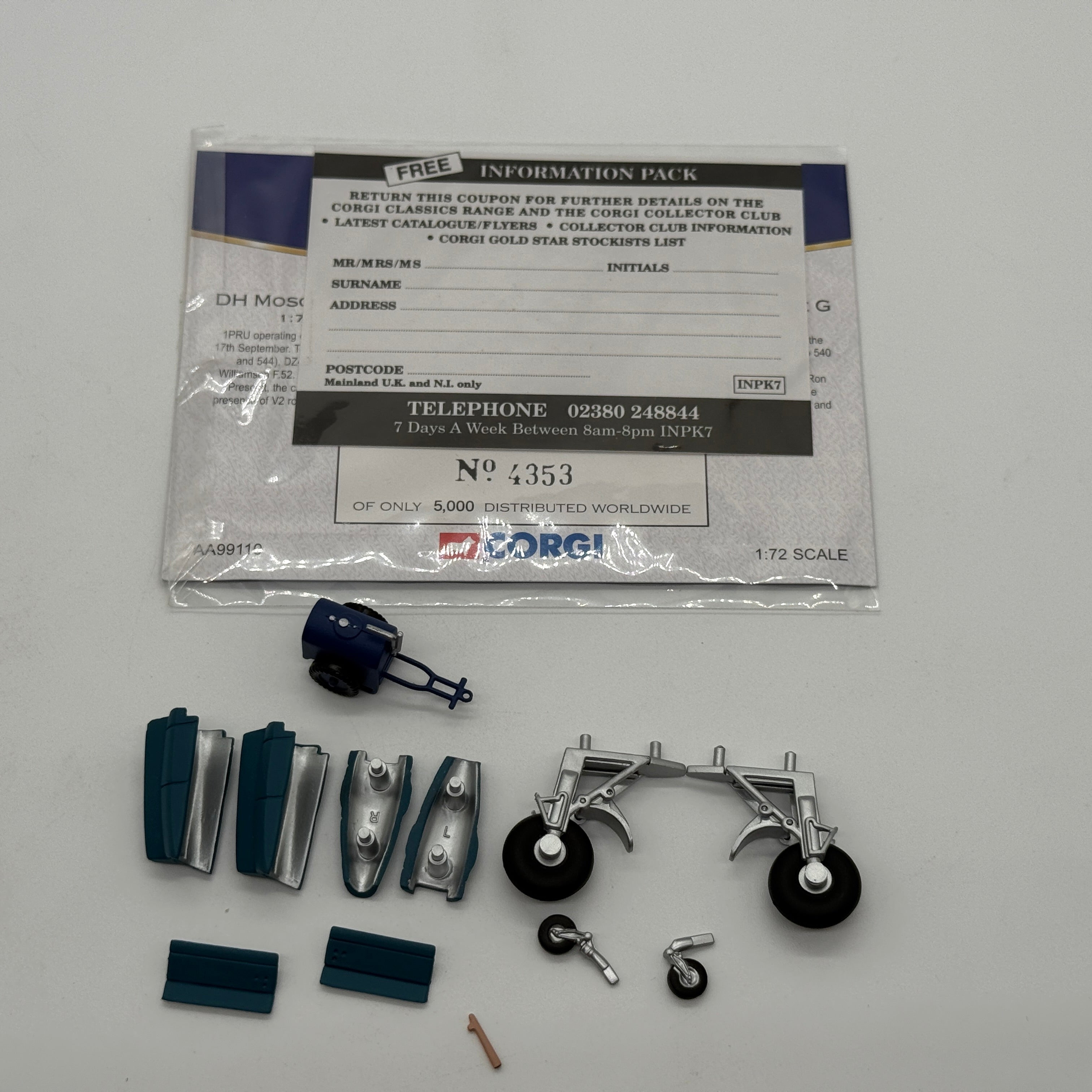 Corgi AA99110 1:72 RAF No.1 PRU Reconnaissance Set Mosquito PR.IV DZ473 and Spitfire PR.VII R7059 RAF Benson