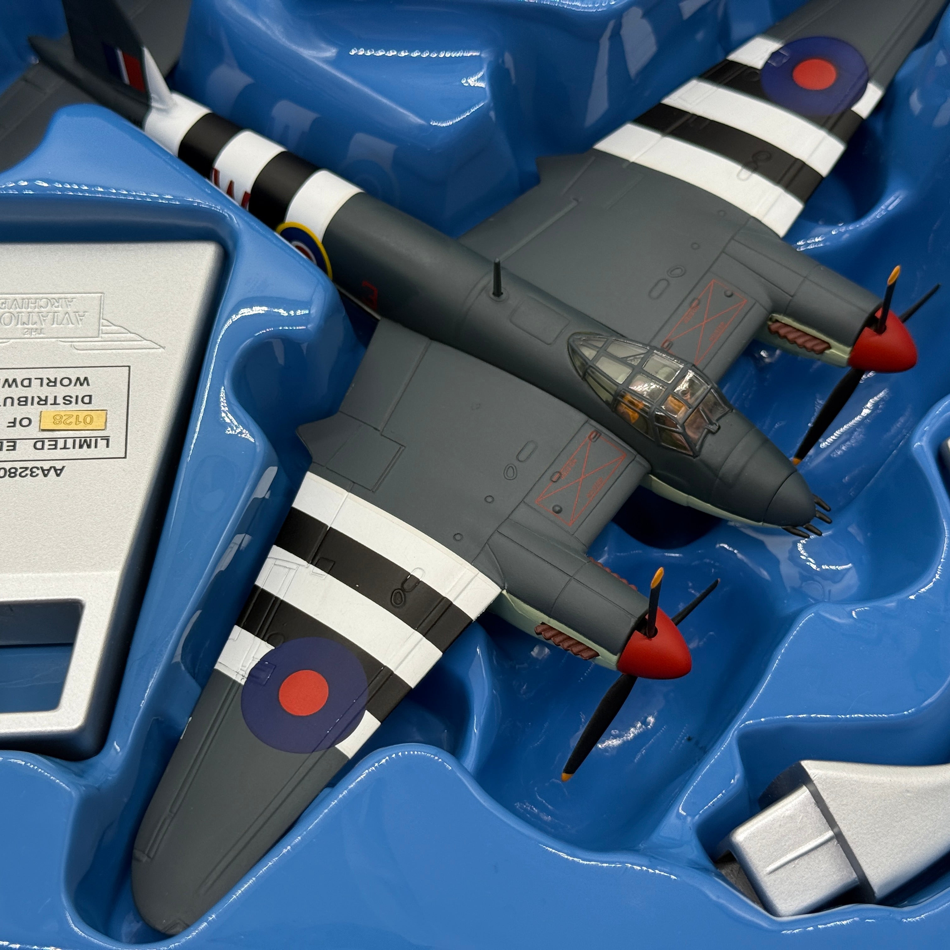 Corgi AA32809 1:72 de Havilland Mosquito FB.VI RAF No.235 Sqn HR118 3-W D-Day Invasion Stripes June 1944