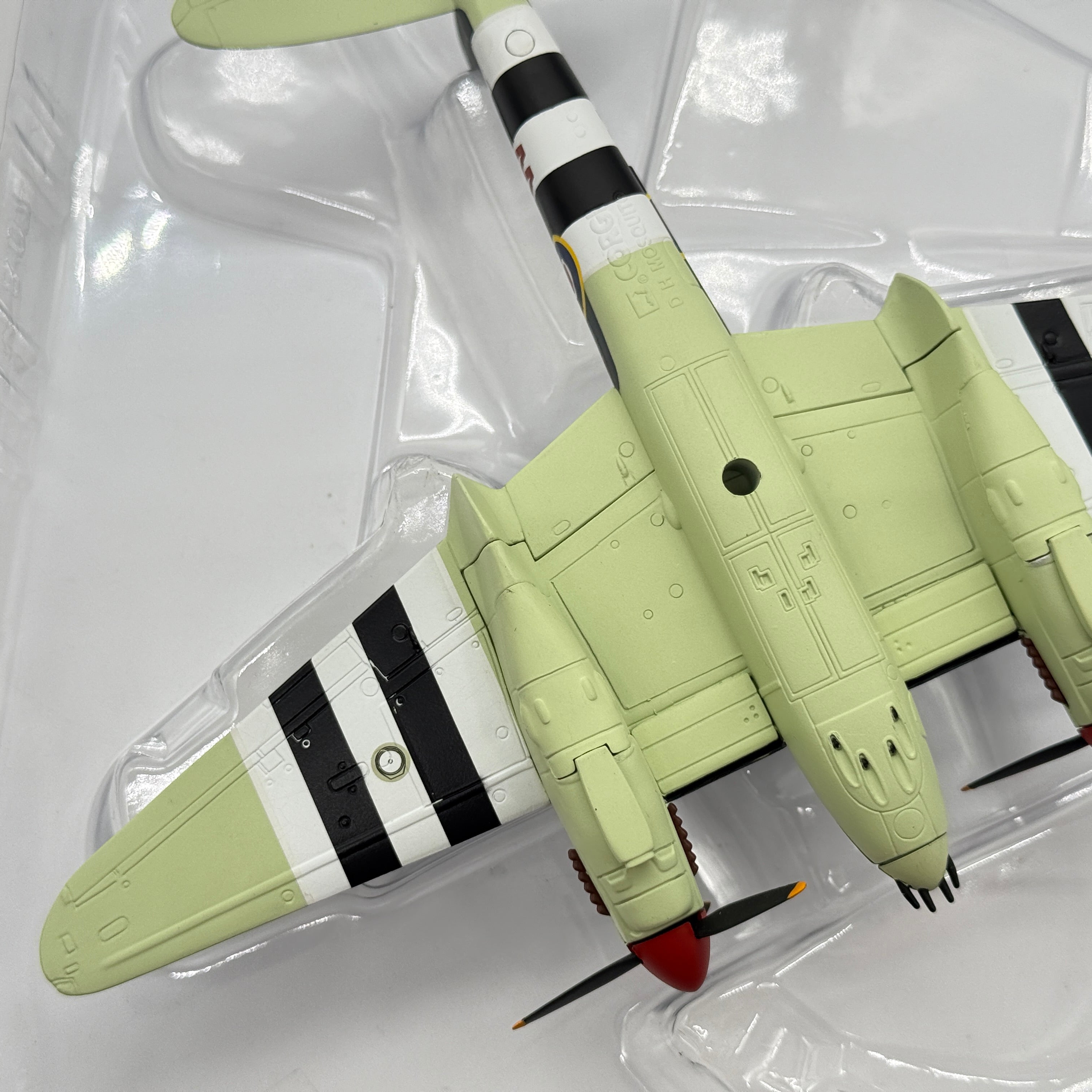 Corgi AA32809 1:72 de Havilland Mosquito FB.VI RAF No.235 Sqn HR118 3-W D-Day Invasion Stripes June 1944