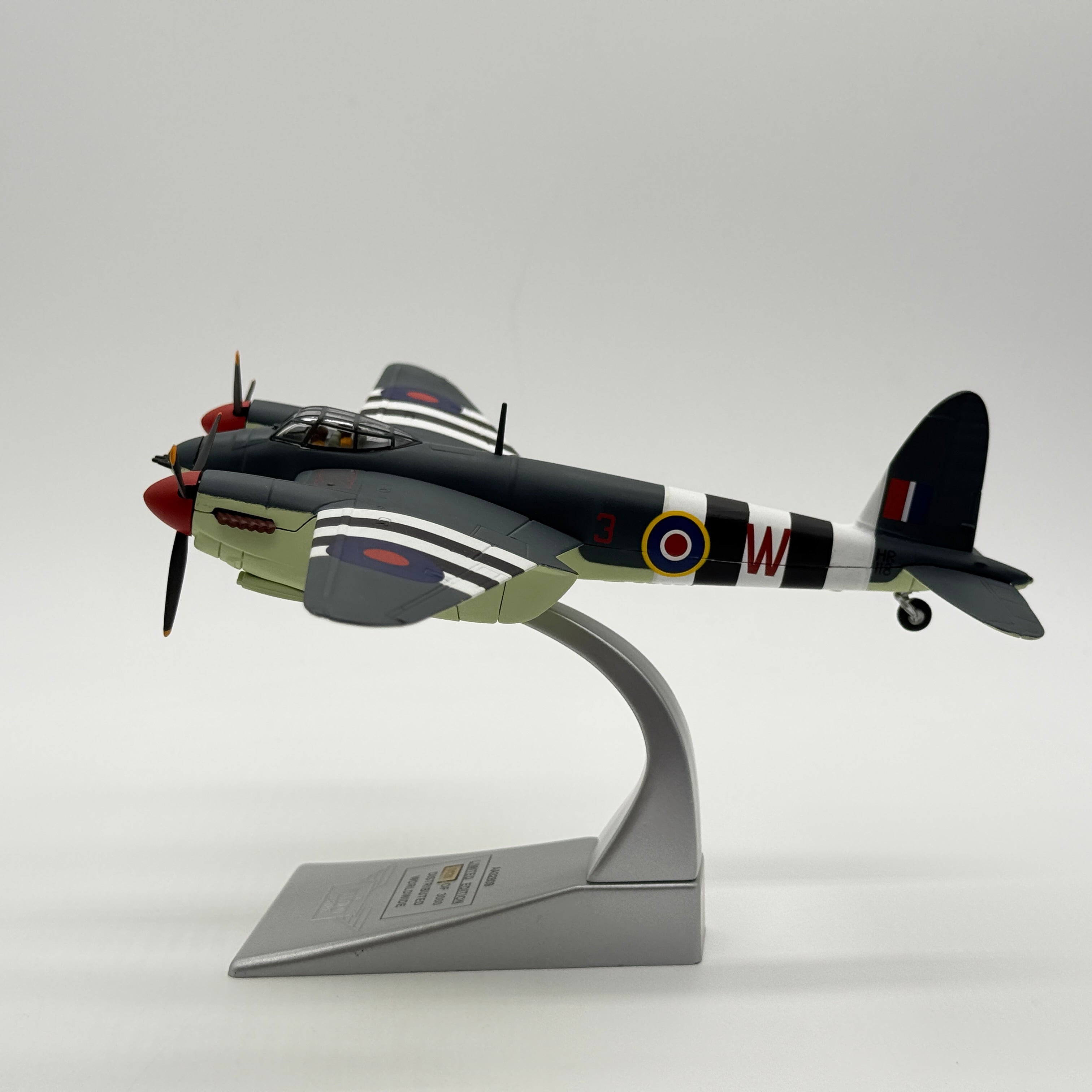 Corgi AA32809 1:72 de Havilland Mosquito FB.VI RAF No.235 Sqn HR118 3-W D-Day Invasion Stripes June 1944