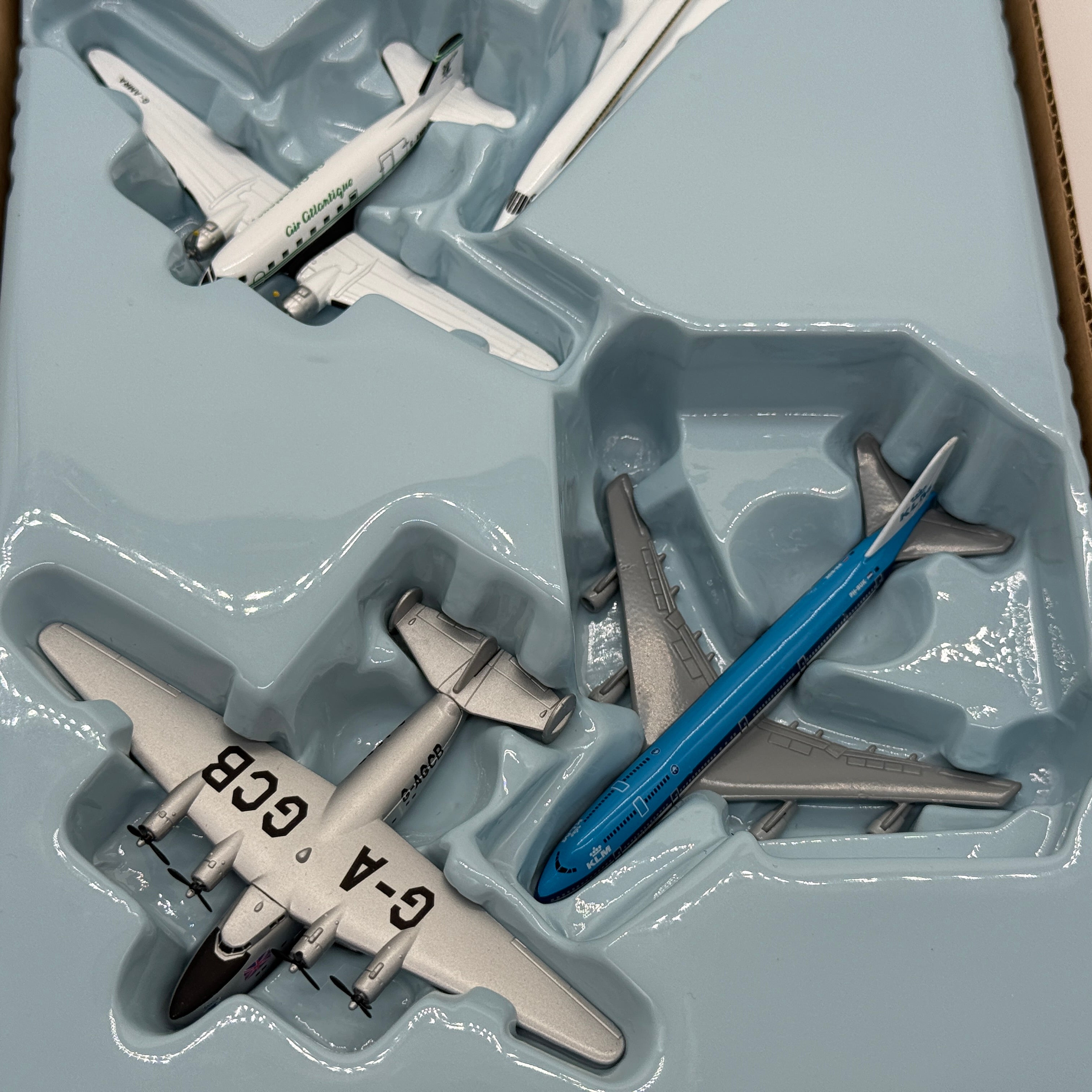 Corgi CSCA13004 100 Years of Flight Global Traveller Dakota Boeing Clipper 747 Jumbo Jet Concorde 4-Piece Set