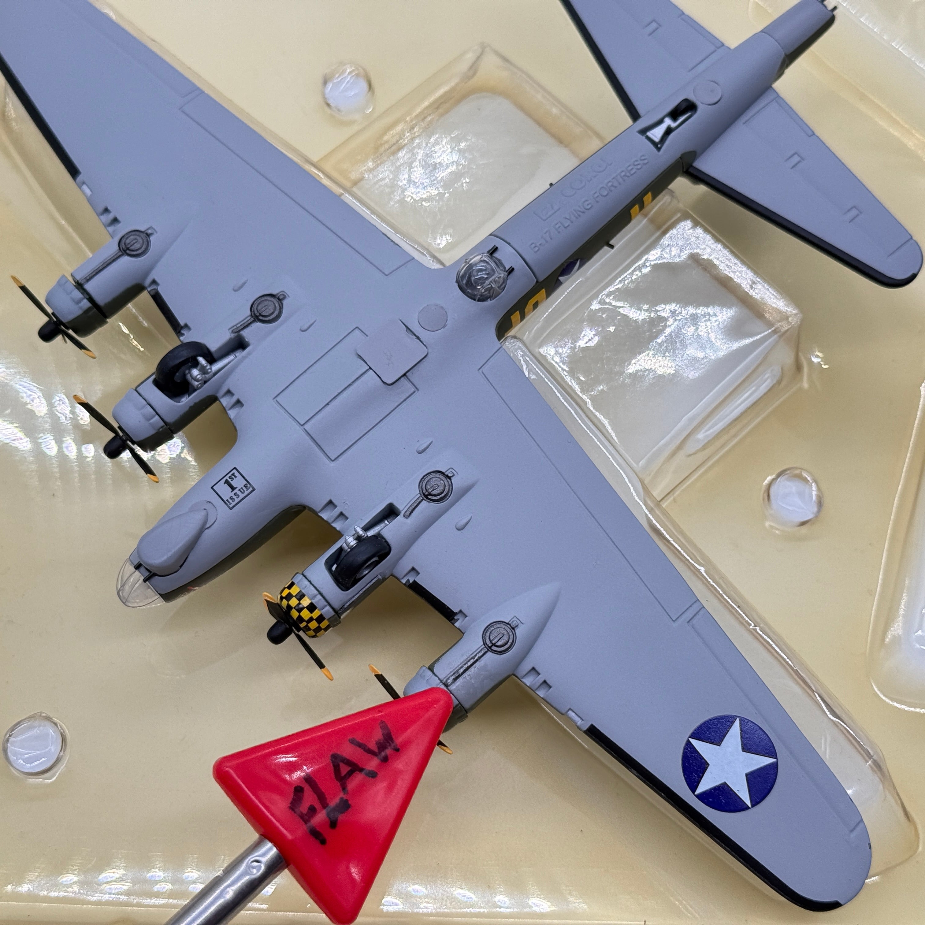 Corgi 48202 1:144 Boeing B-17G Flying Fortress Sally B G-BEDF 41-24485 DF-A