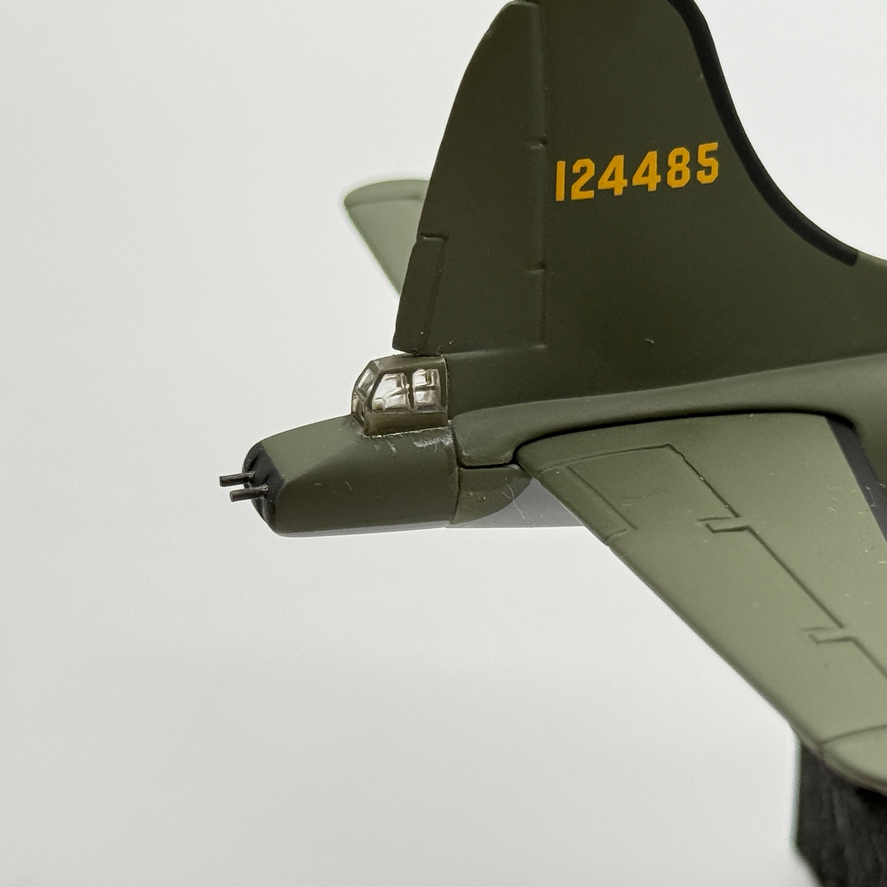 Corgi 48202 1:144 Boeing B-17G Flying Fortress Sally B G-BEDF 41-24485 DF-A