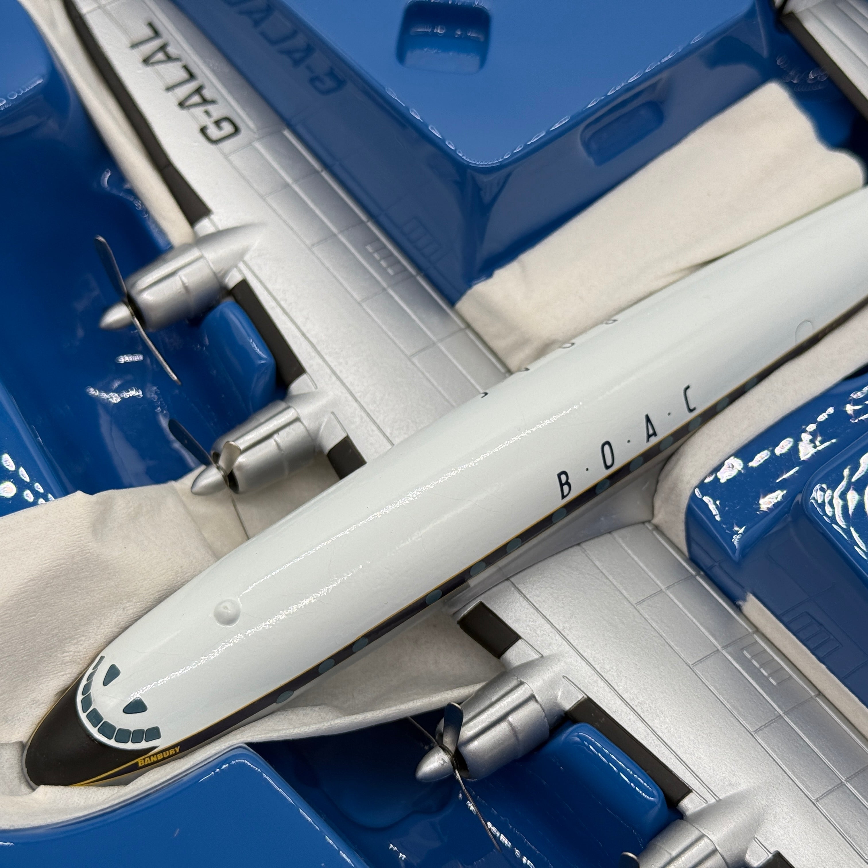 Corgi AA30401 1:144 Lockheed L-749 Constellation BOAC G-ALAL Banbury