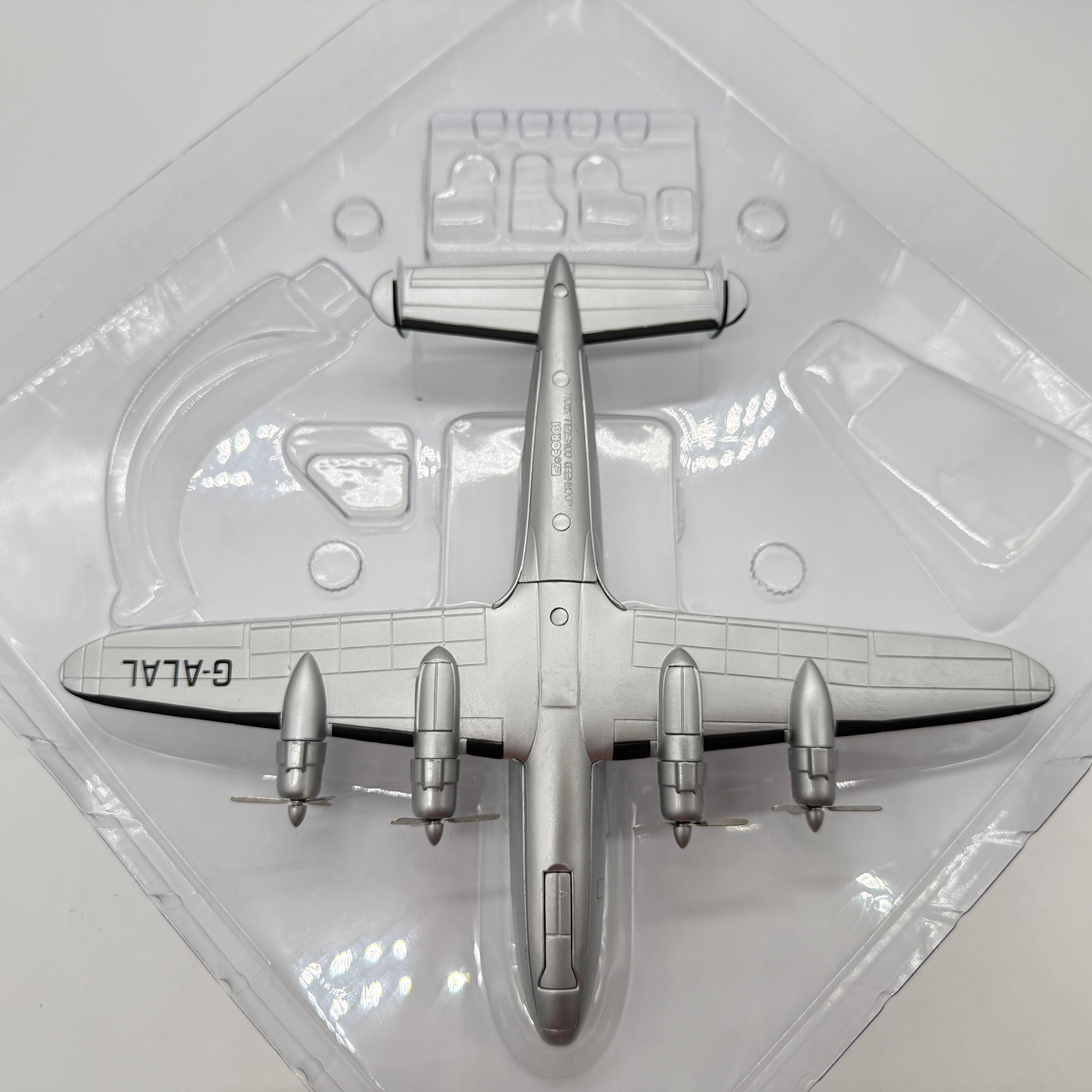 Corgi AA30401 1:144 Lockheed L-749 Constellation BOAC G-ALAL Banbury